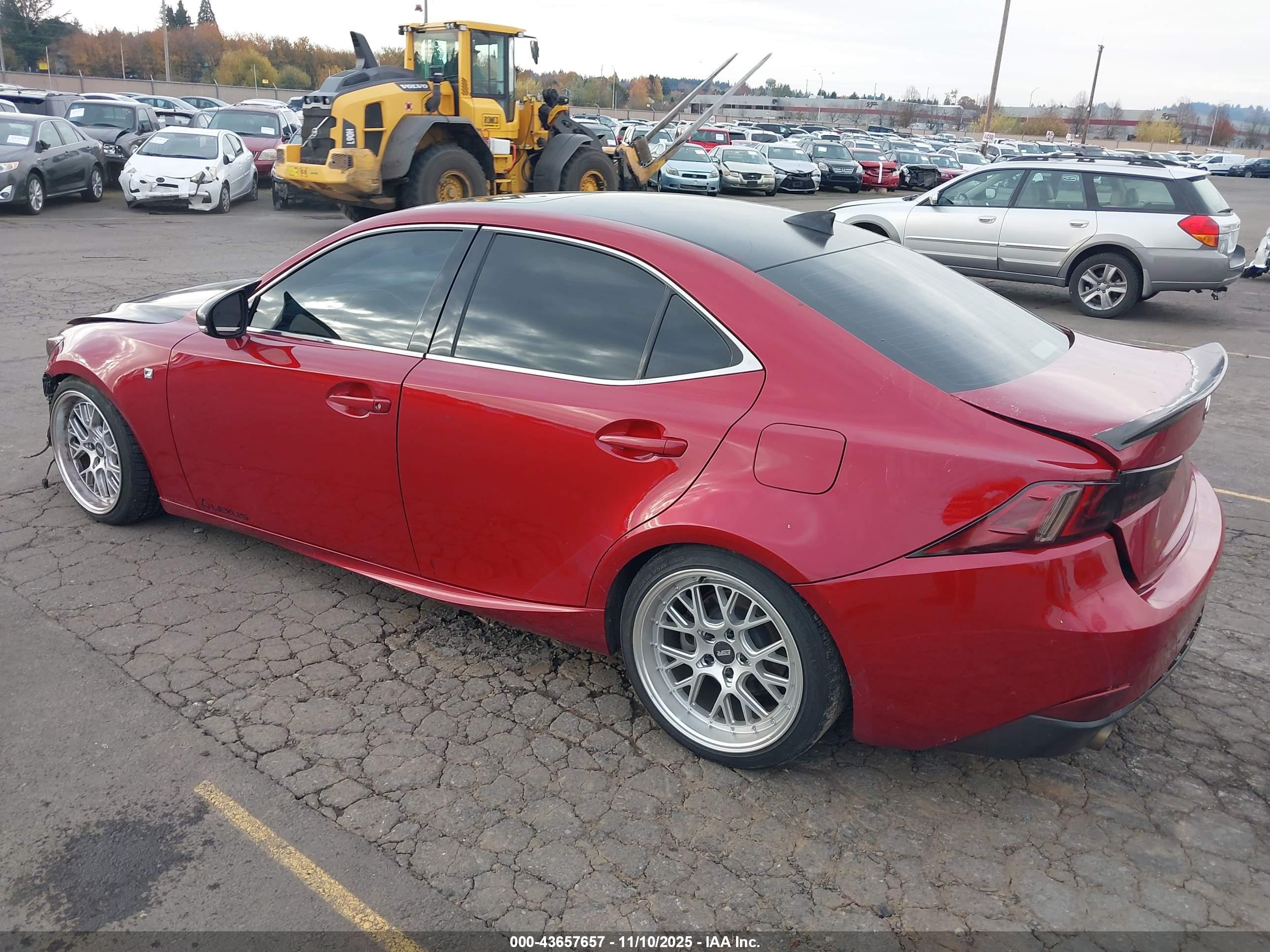 LEXUS IS image 3