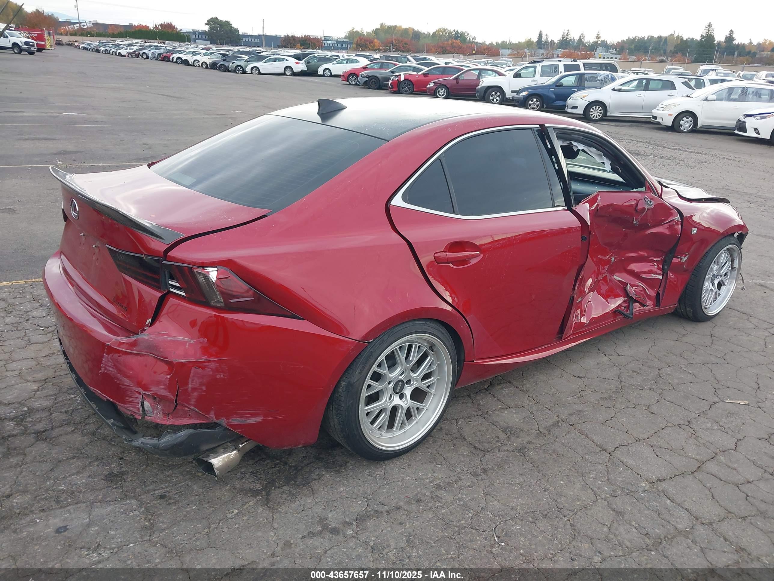 LEXUS IS image 4