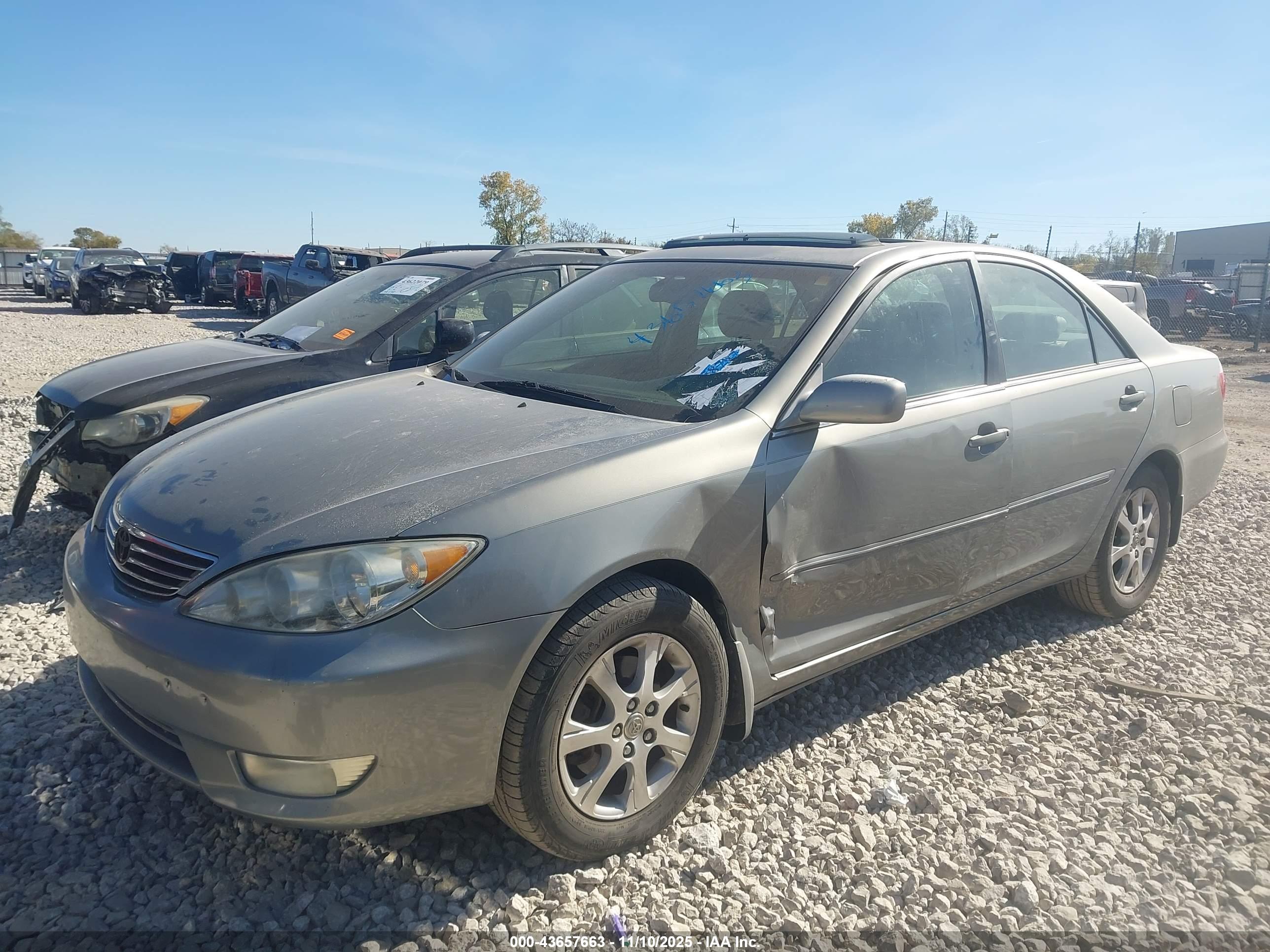 TOYOTA CAMRY image 6