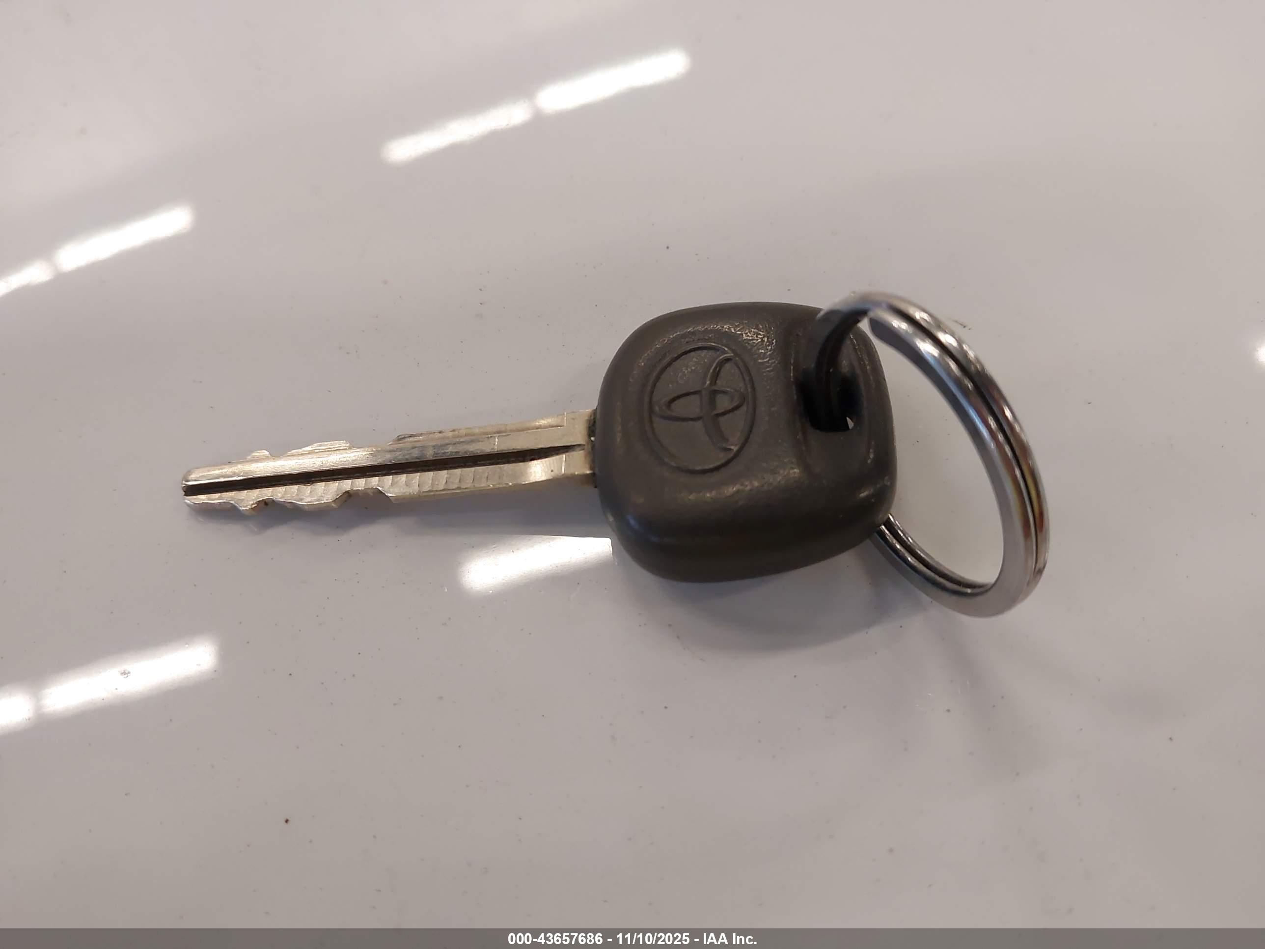 TOYOTA SEQUOIA image 11