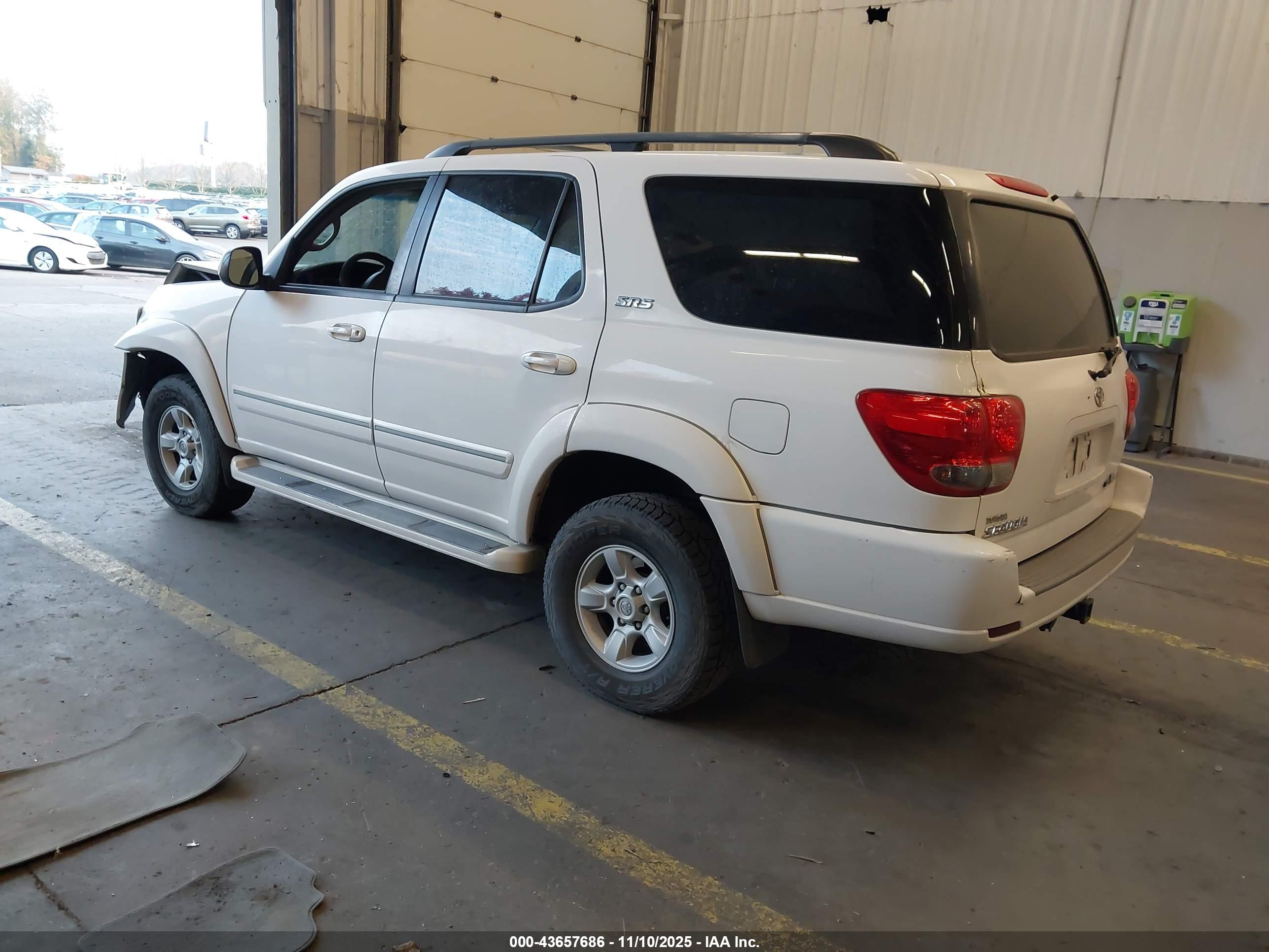 TOYOTA SEQUOIA image 3
