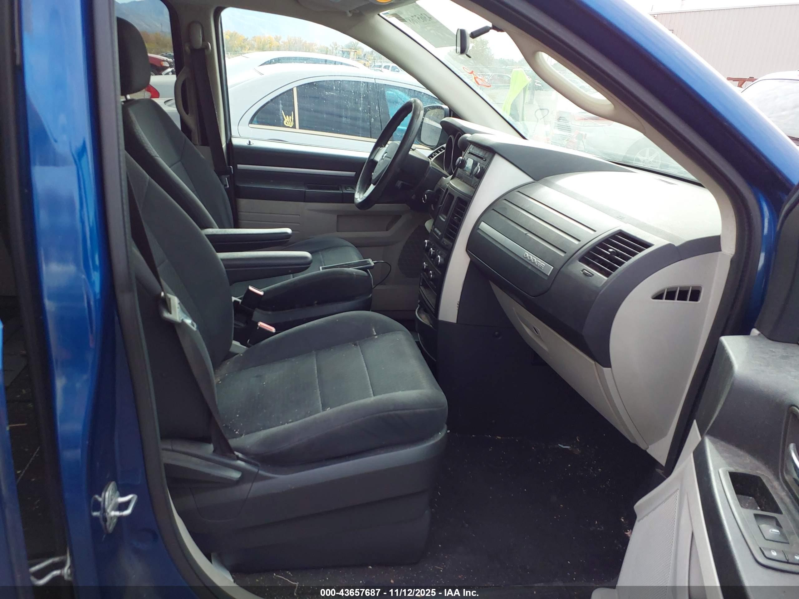 DODGE GRAND image 5