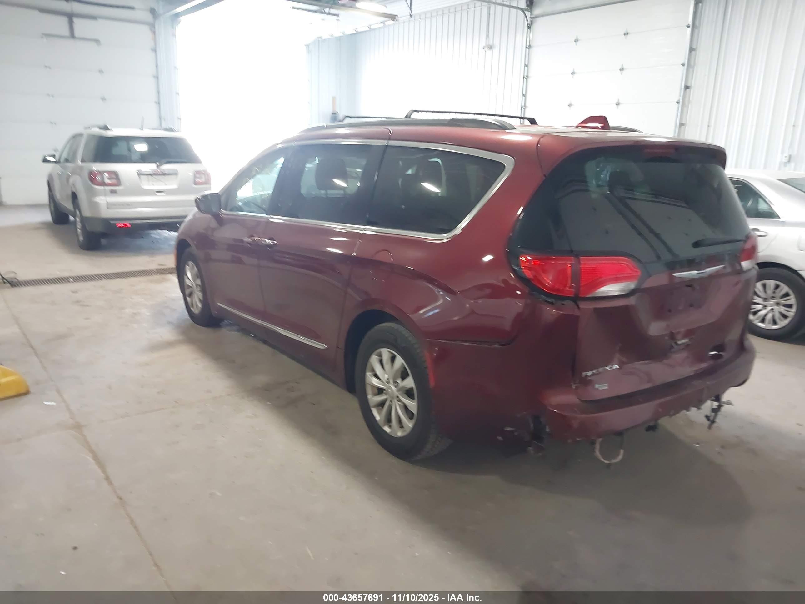 CHRYSLER PACIFICA image 3
