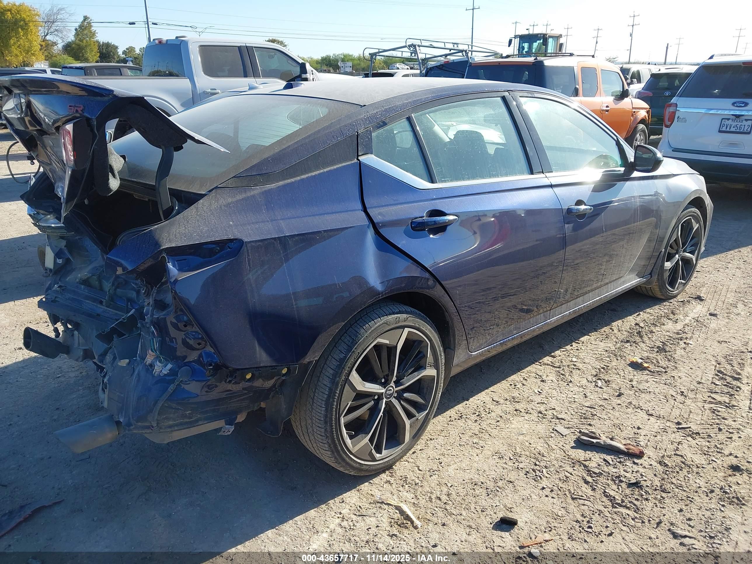 NISSAN ALTIMA image 4