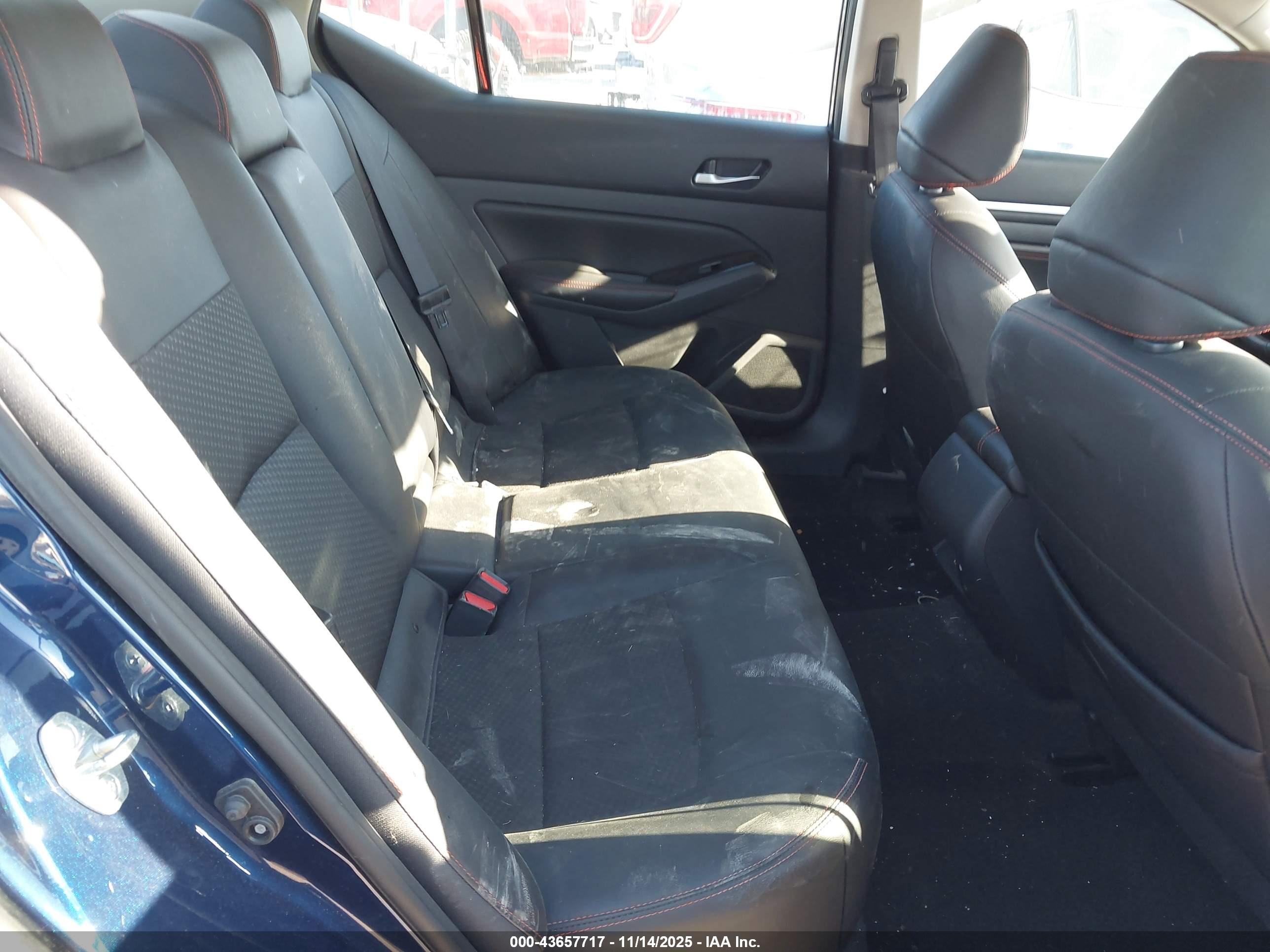 NISSAN ALTIMA image 8