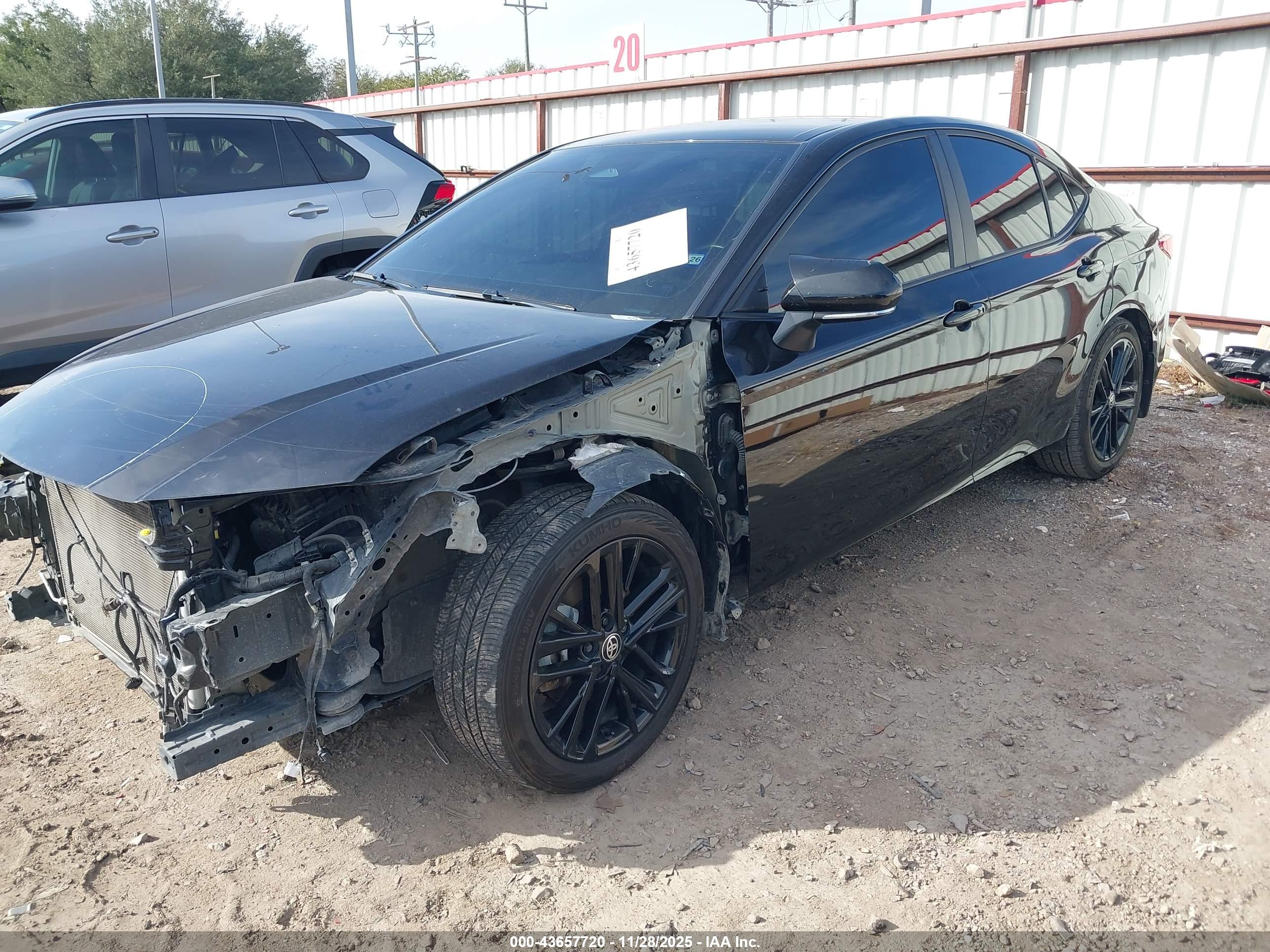TOYOTA CAMRY image 2