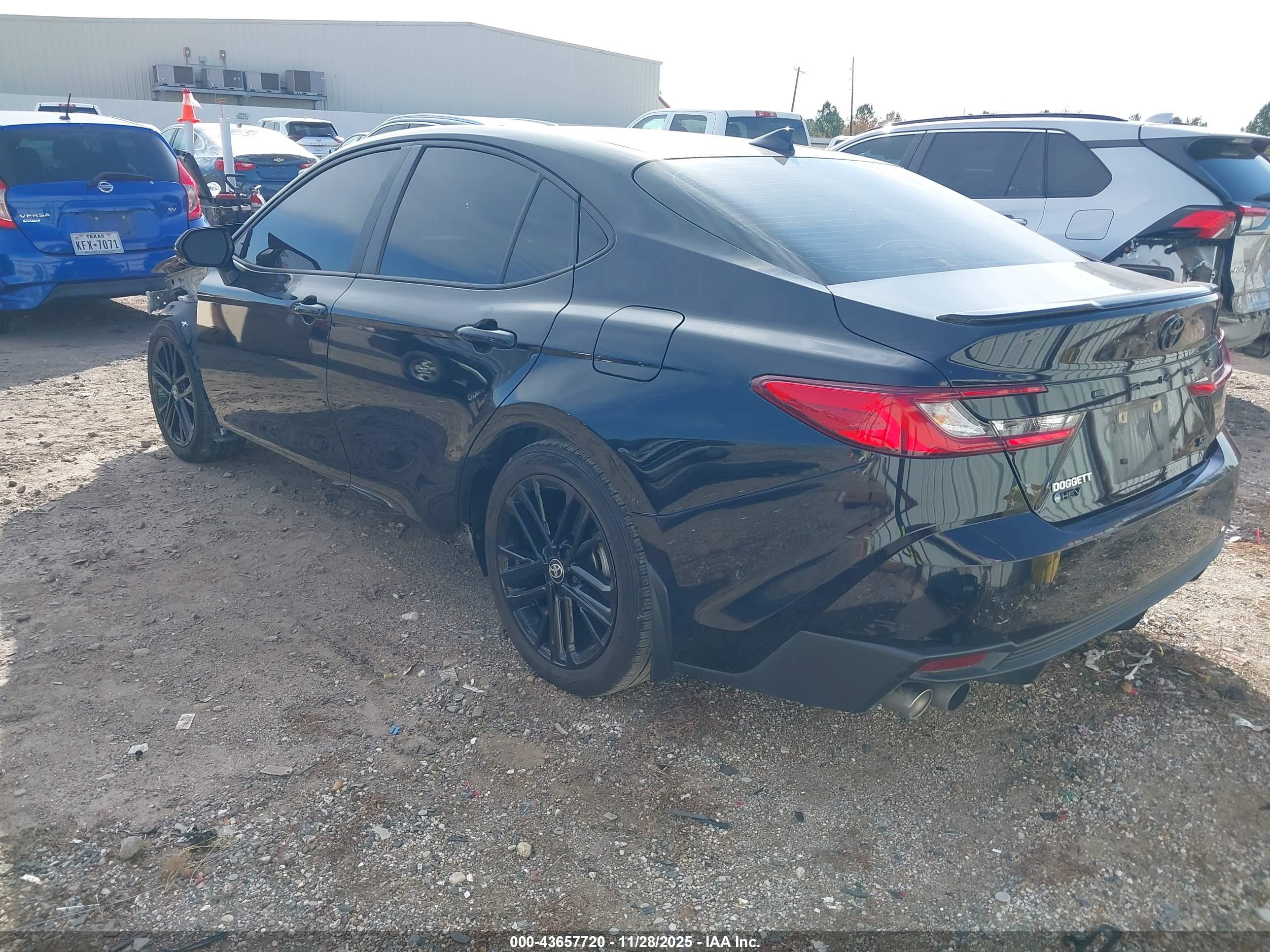TOYOTA CAMRY image 3