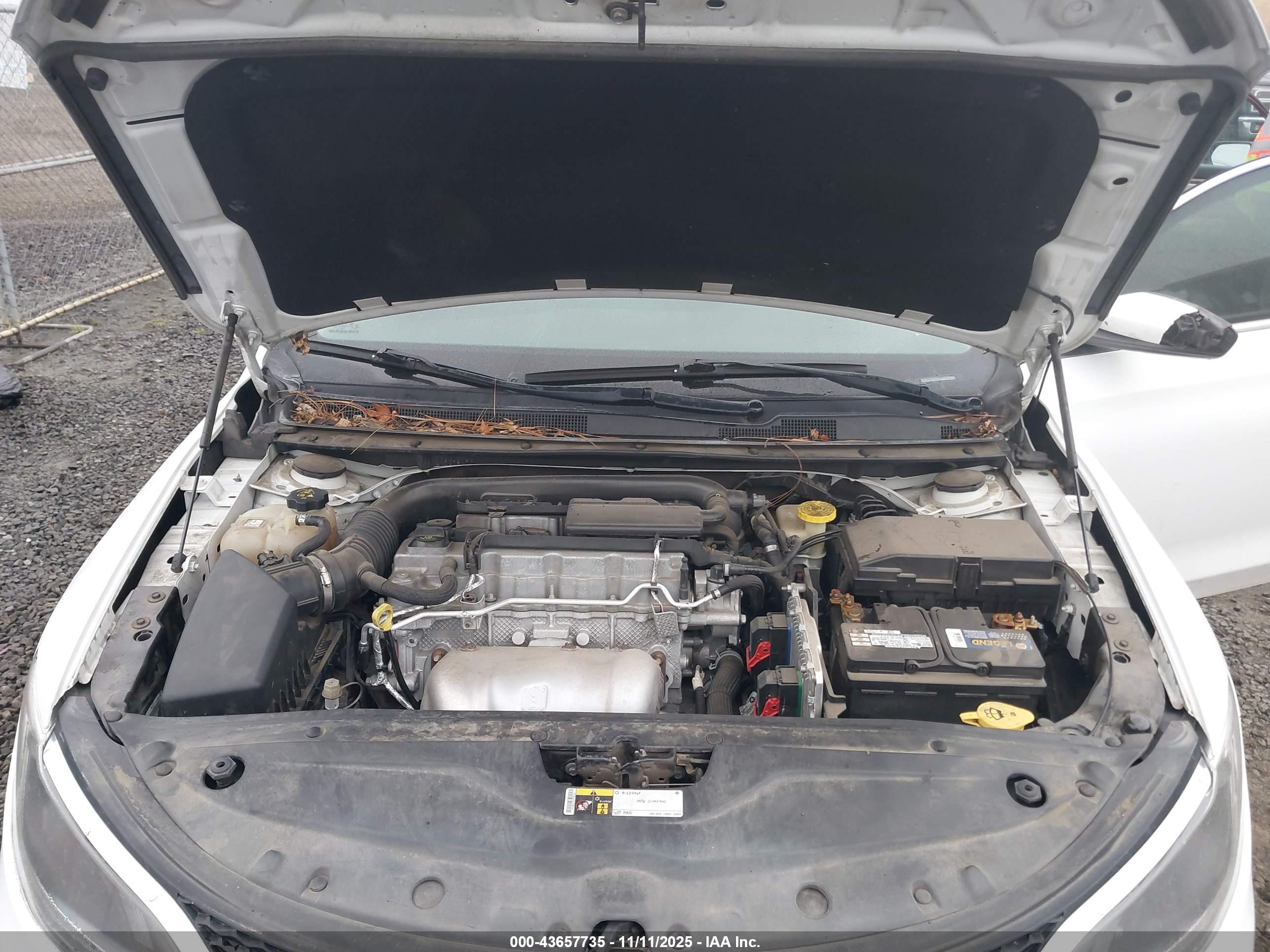 CHRYSLER 200 image 10
