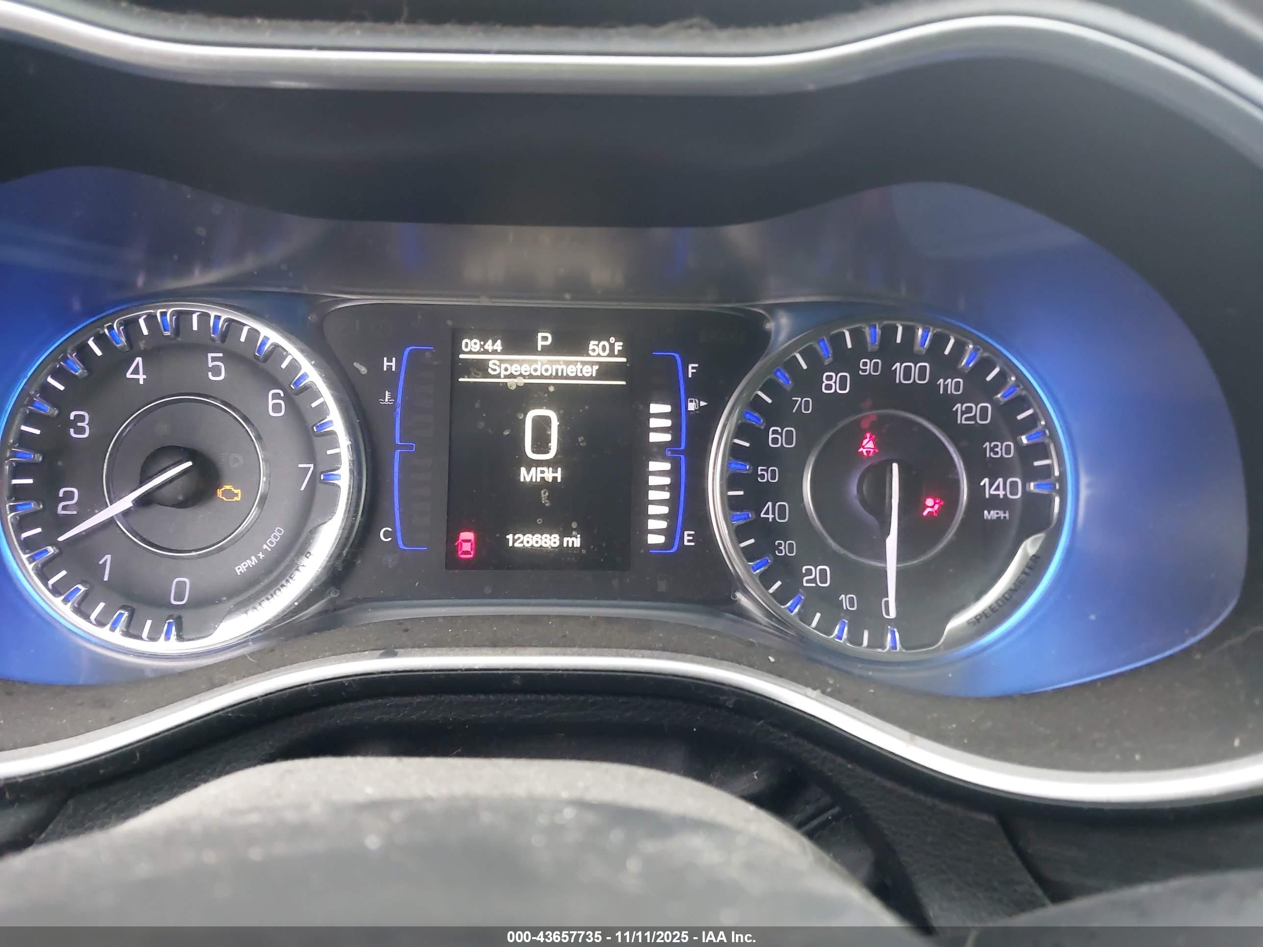 CHRYSLER 200 image 7