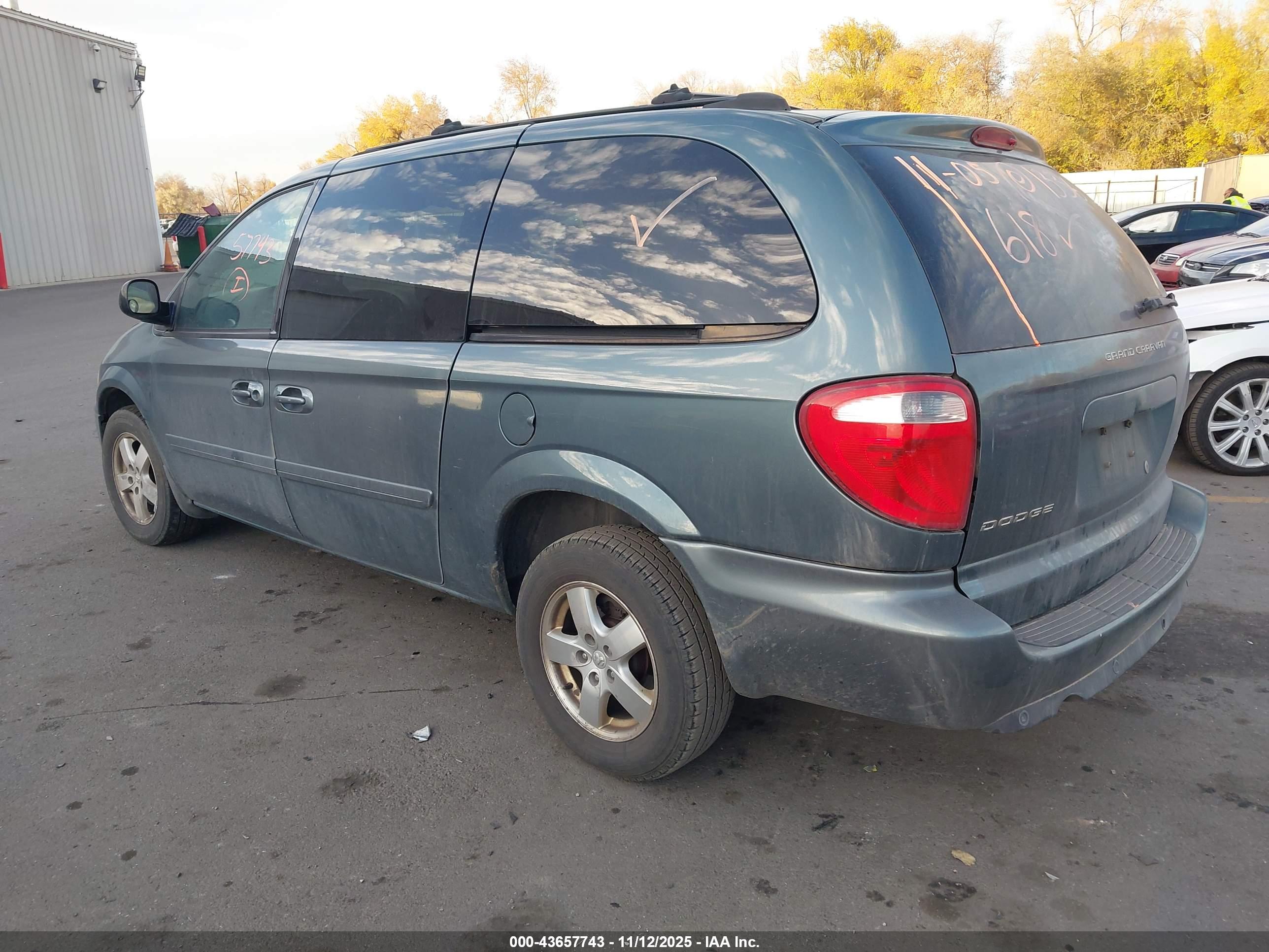 DODGE GRAND image 3