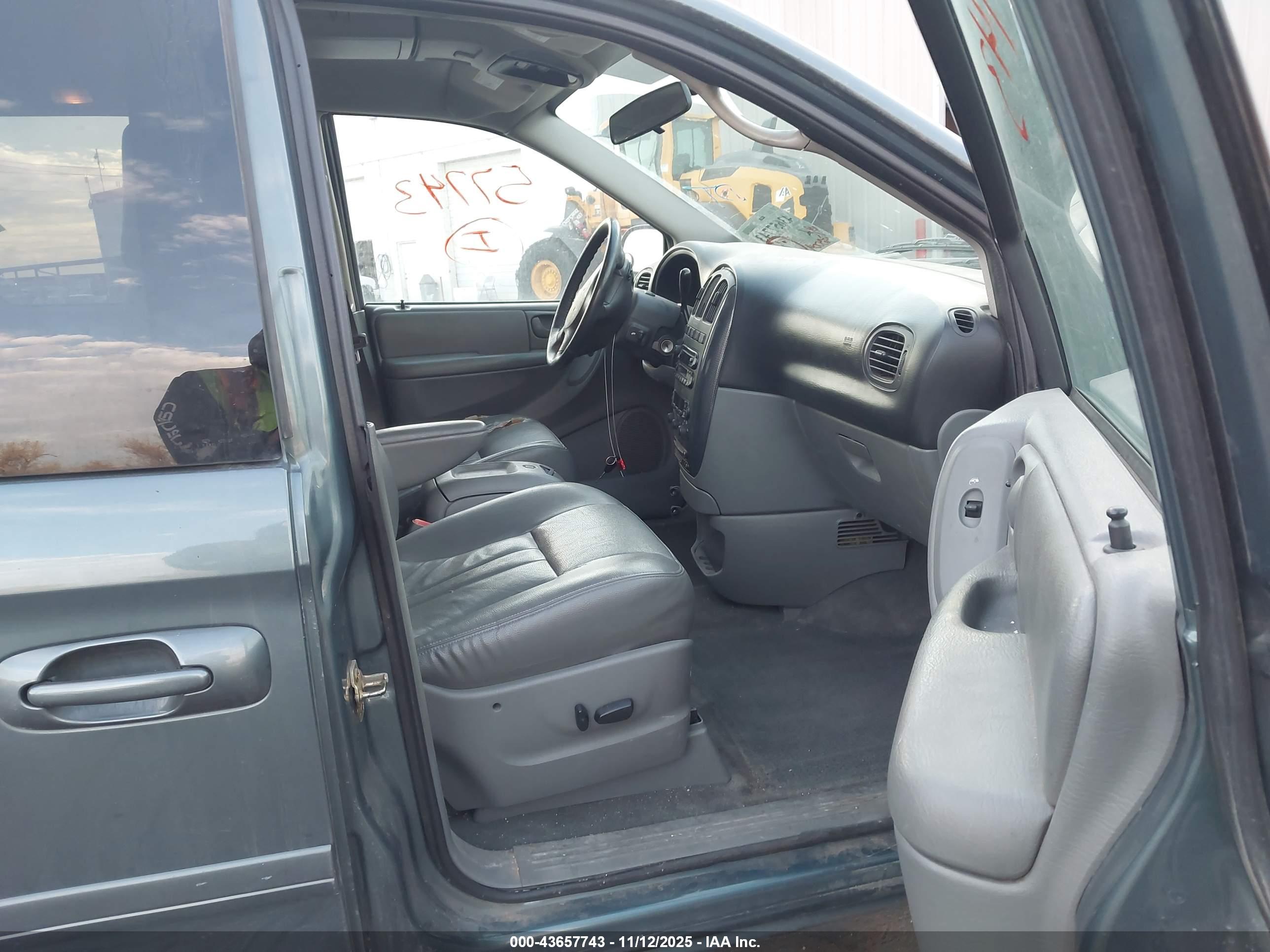 DODGE GRAND image 5
