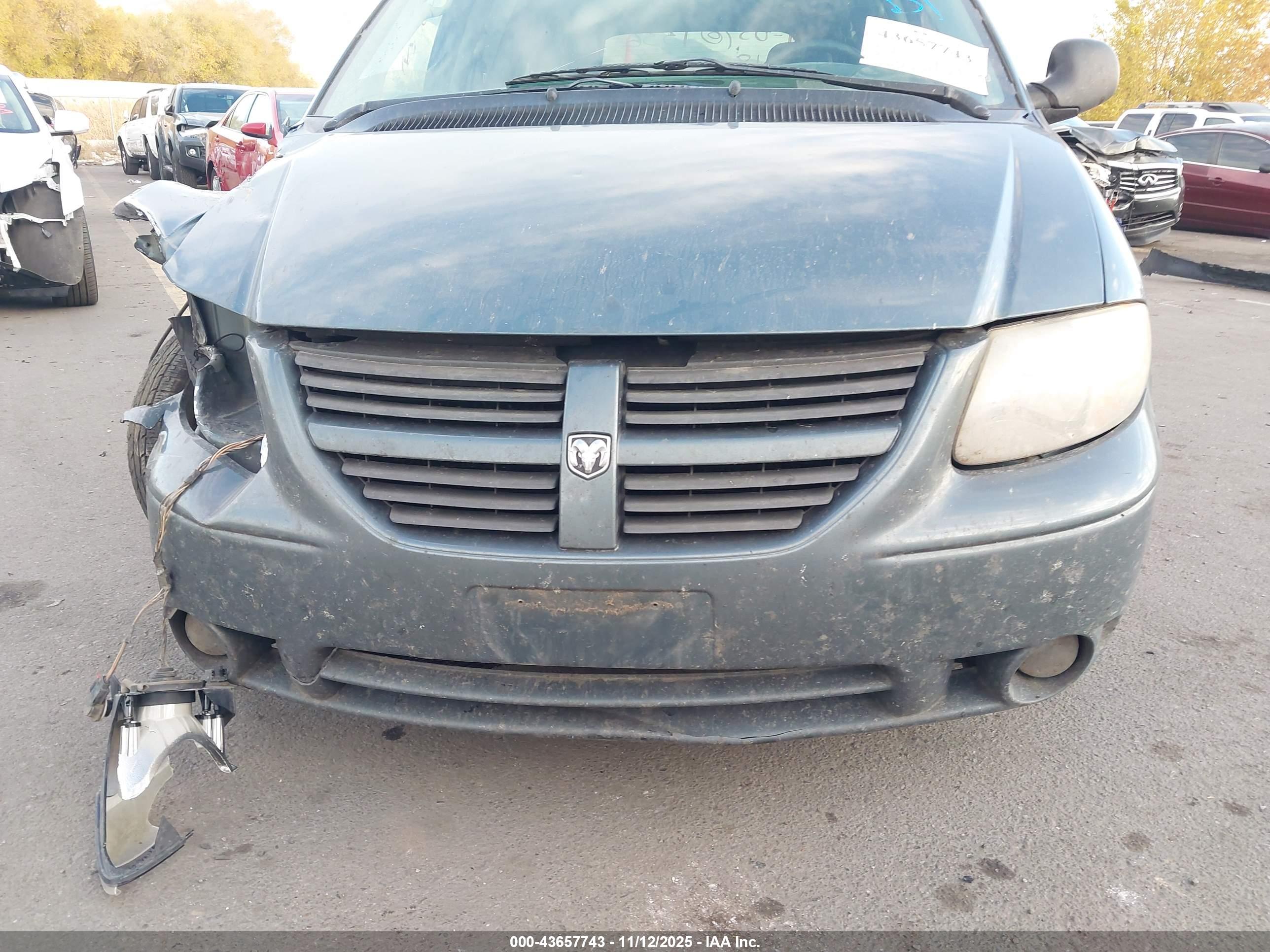 DODGE GRAND image 6