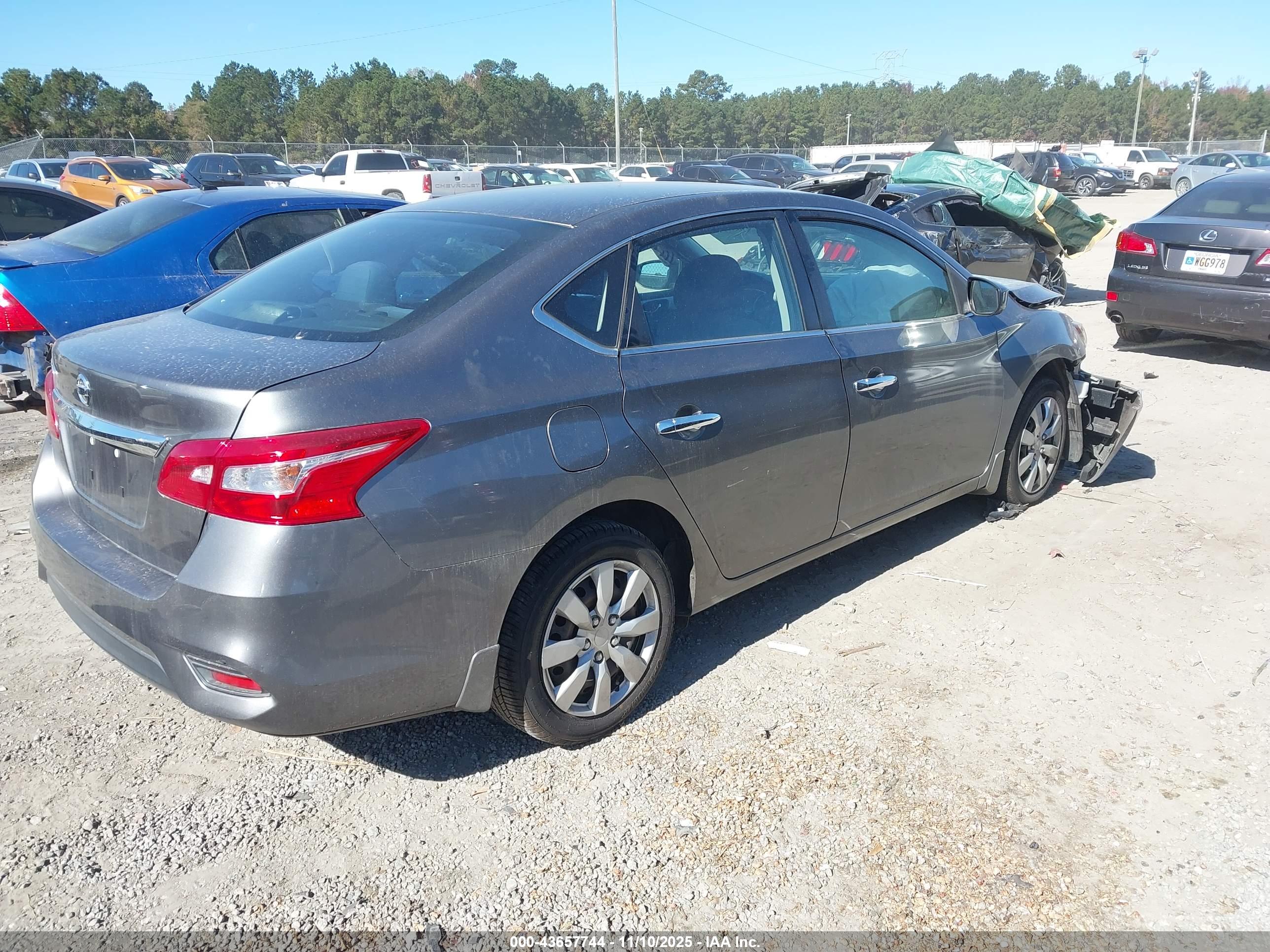 NISSAN SENTRA image 4