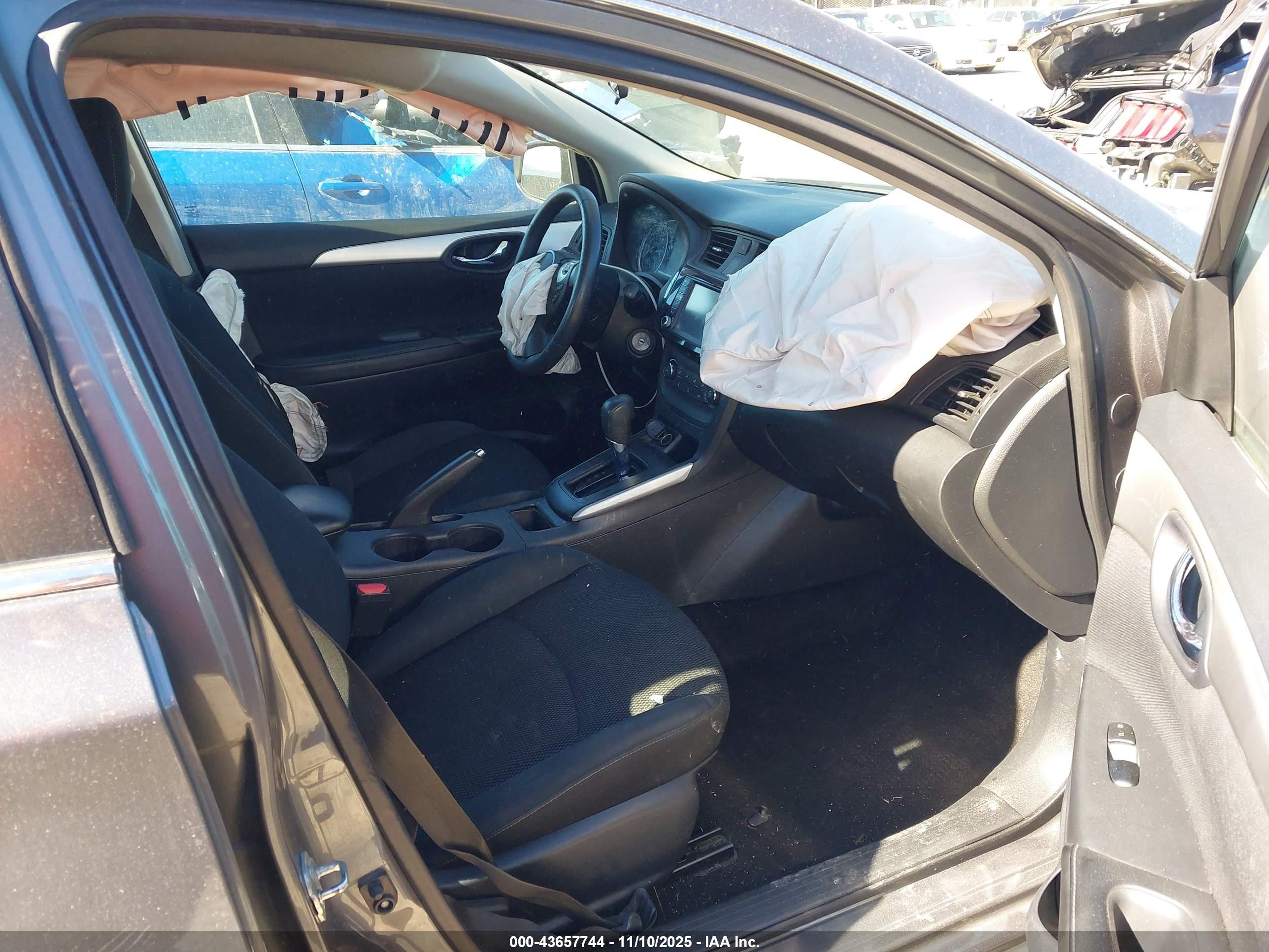 NISSAN SENTRA image 5