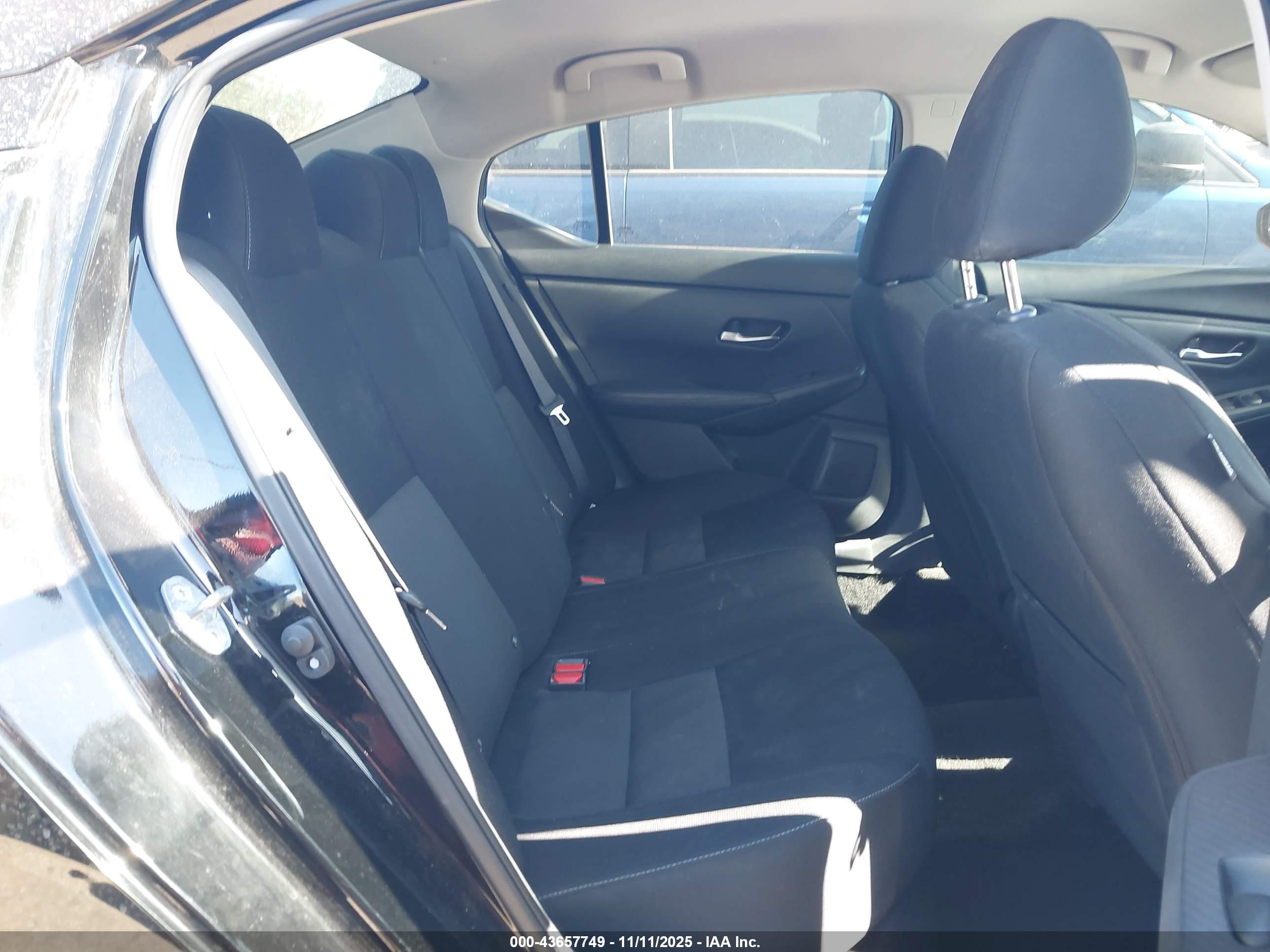 NISSAN SENTRA image 8