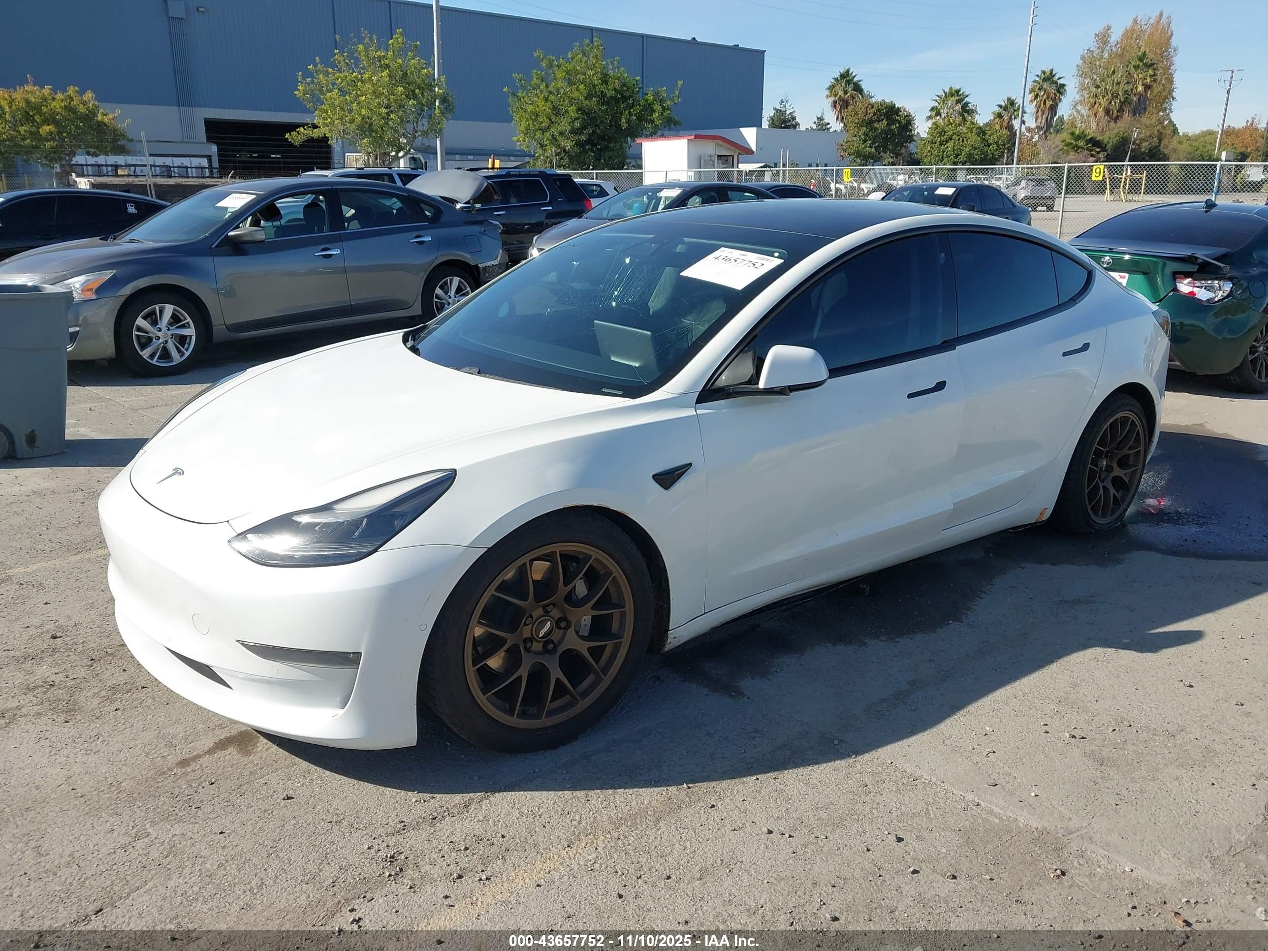 TESLA MODEL image 2