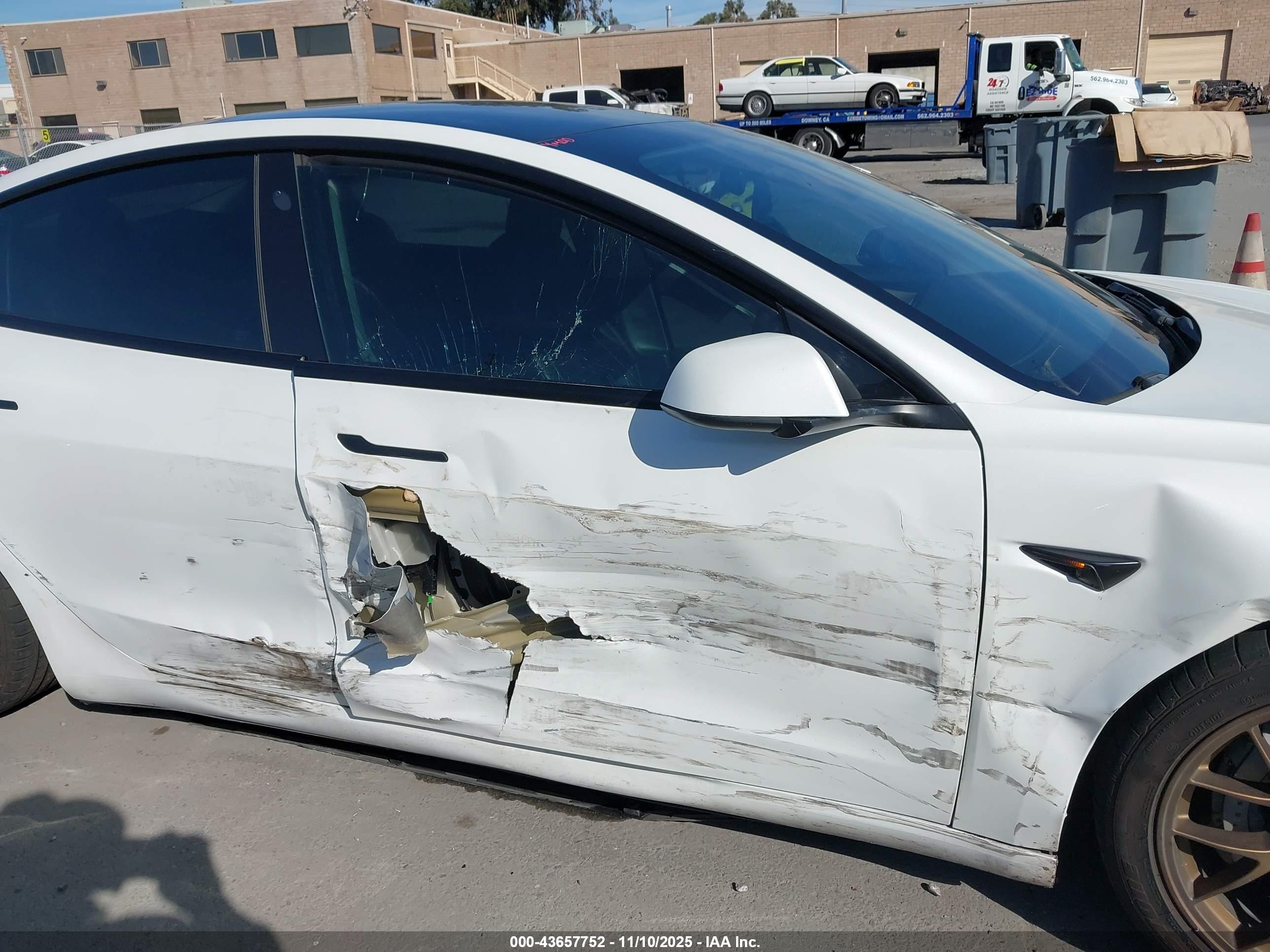 TESLA MODEL image 6