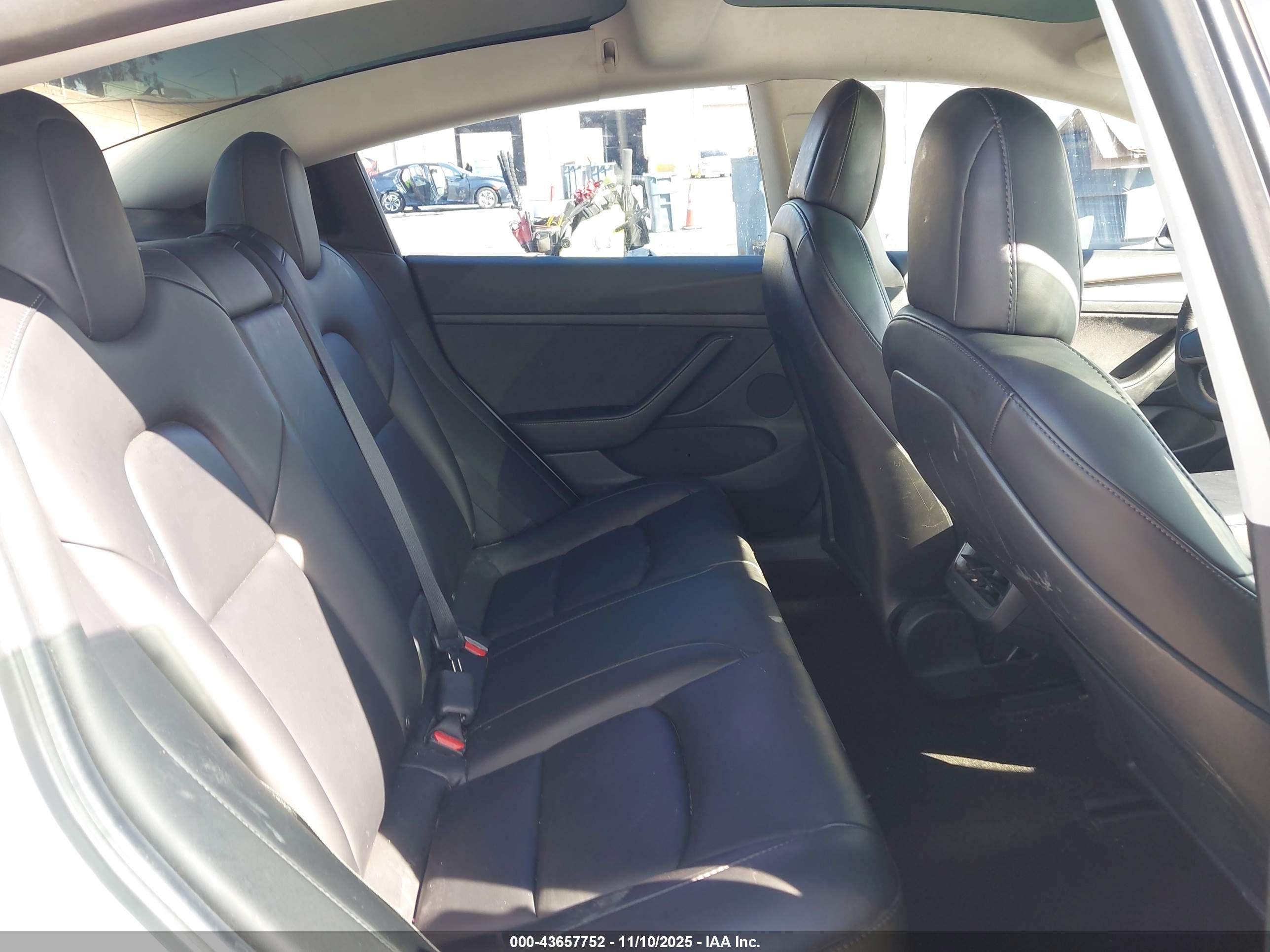 TESLA MODEL image 8