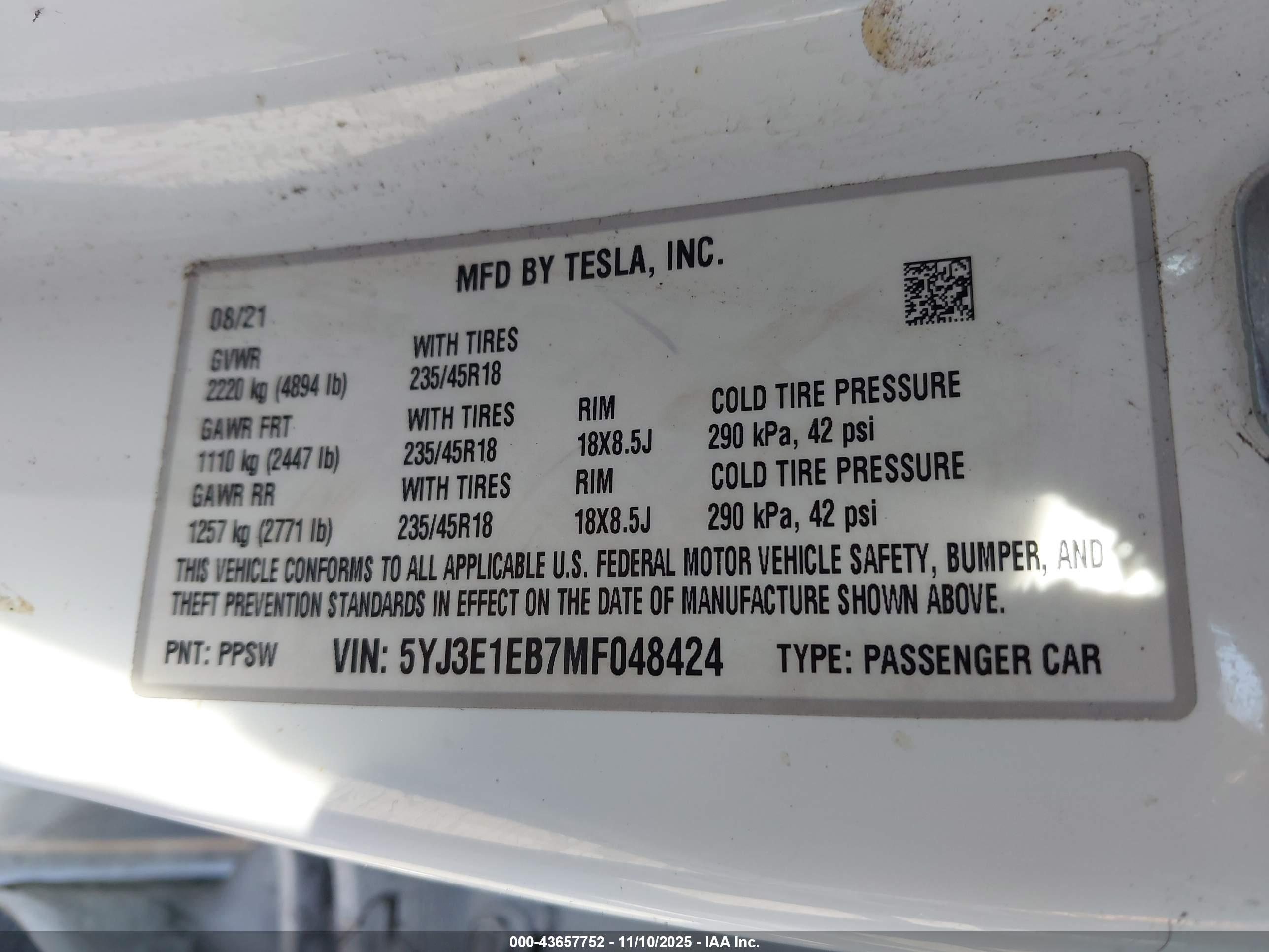 TESLA MODEL image 9