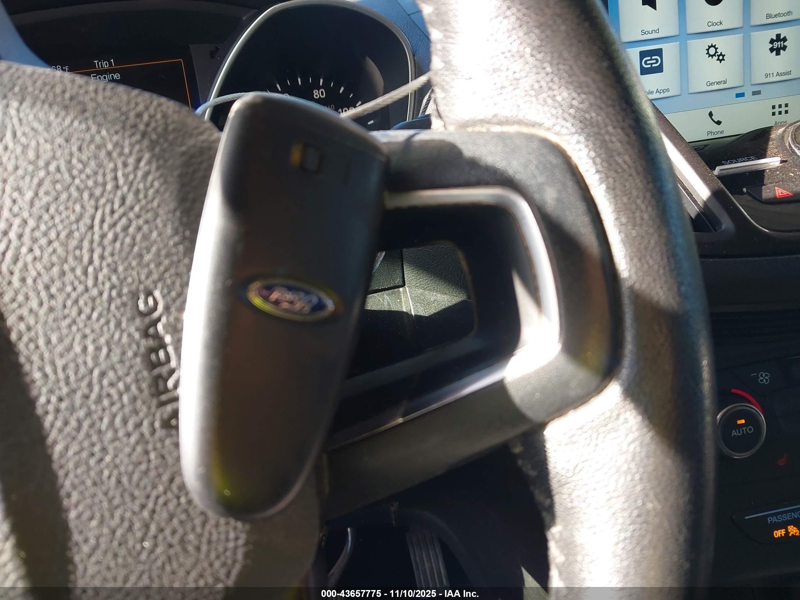 FORD ESCAPE image 11