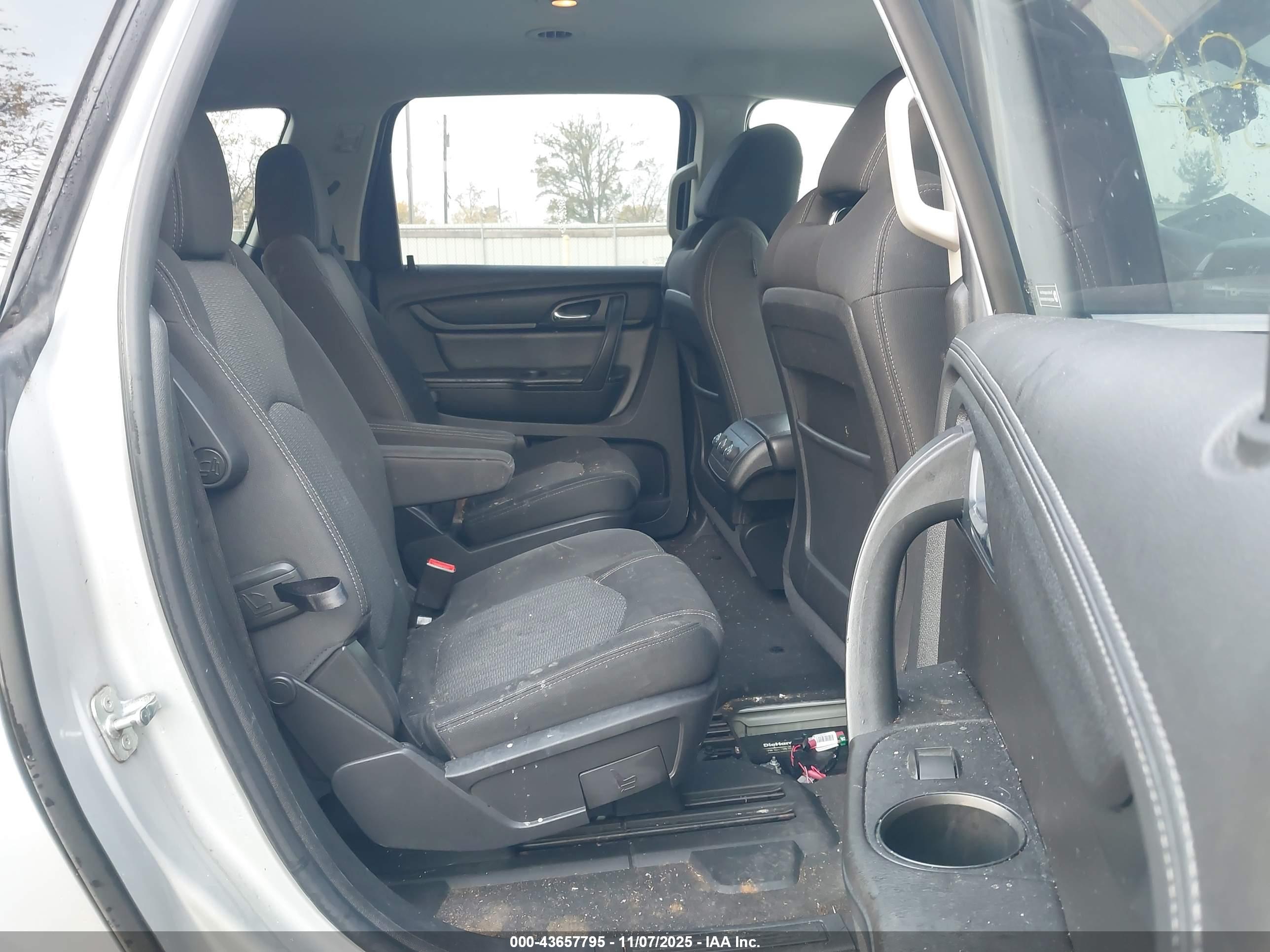 CHEVROLET TRAVERSE image 8