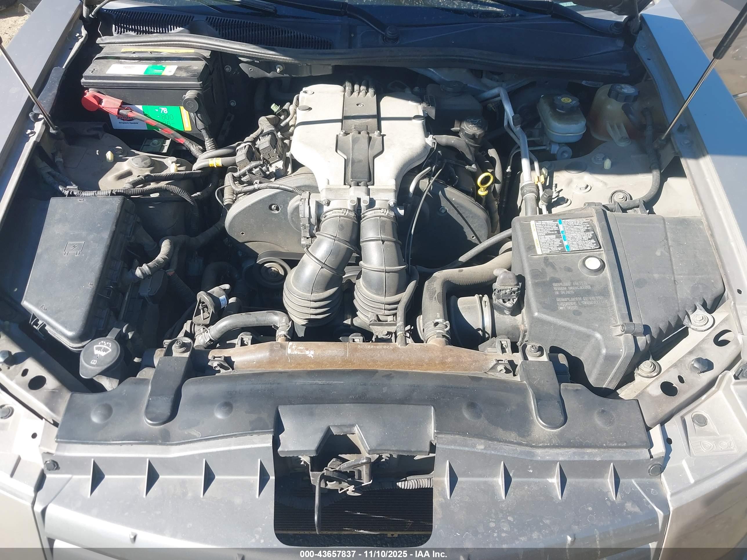 CADILLAC CTS image 10