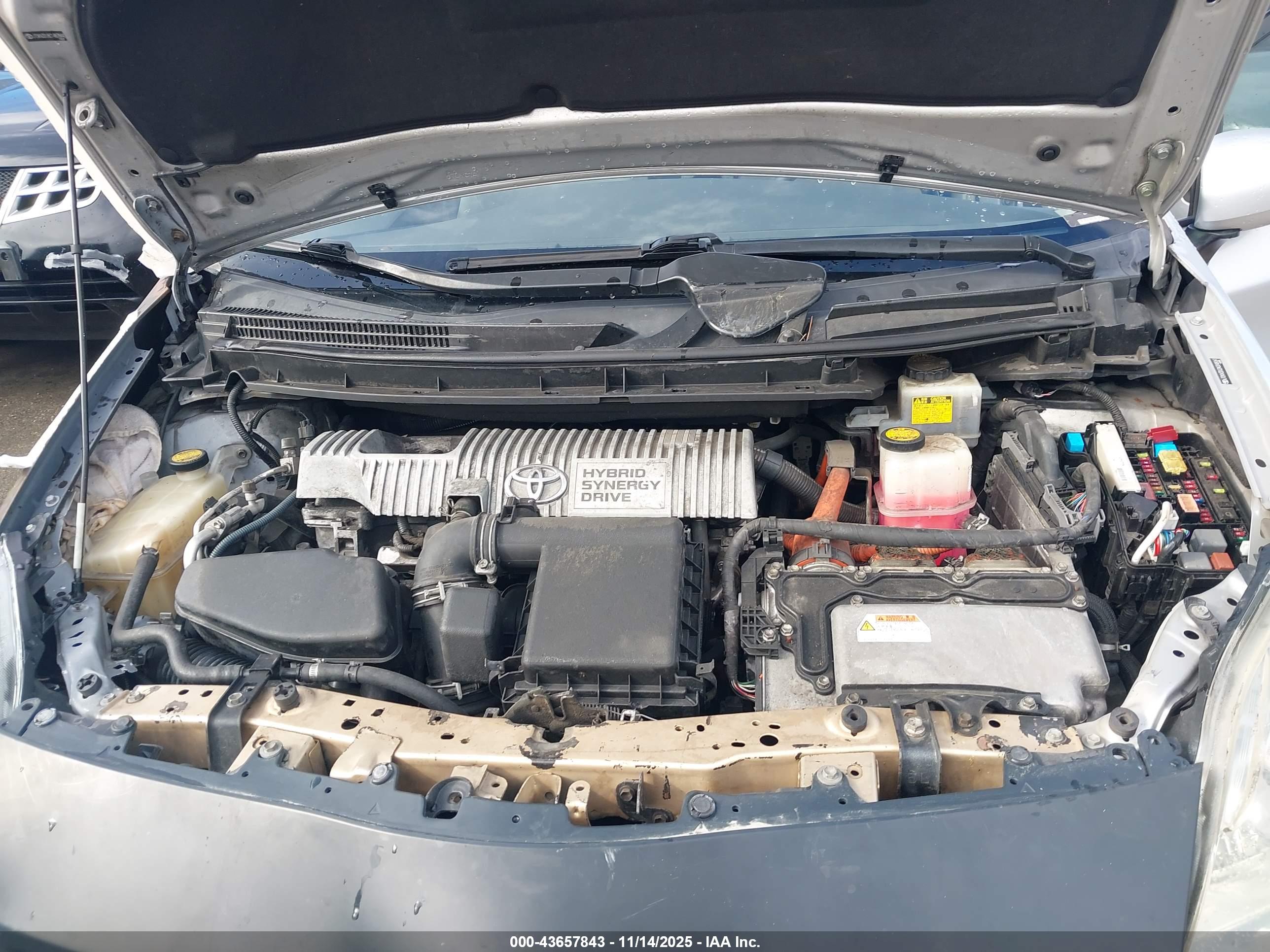 TOYOTA PRIUS image 10
