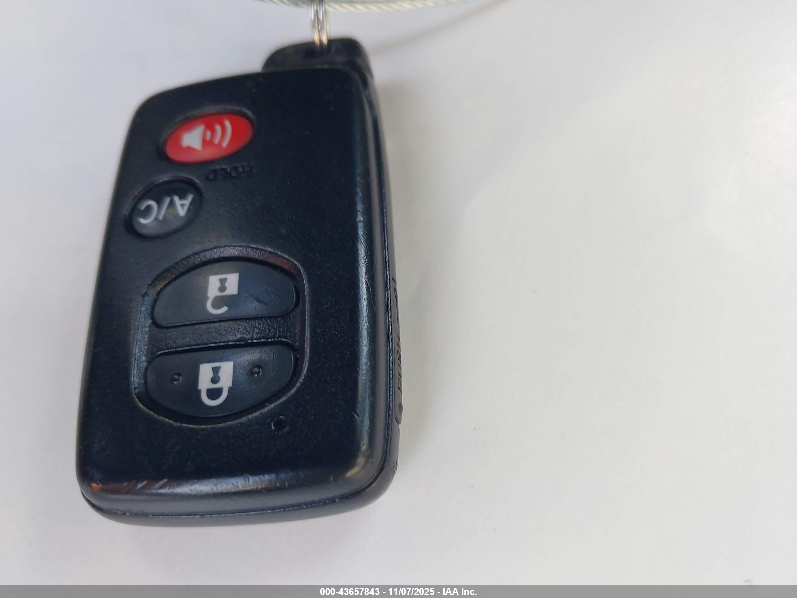 TOYOTA PRIUS image 11