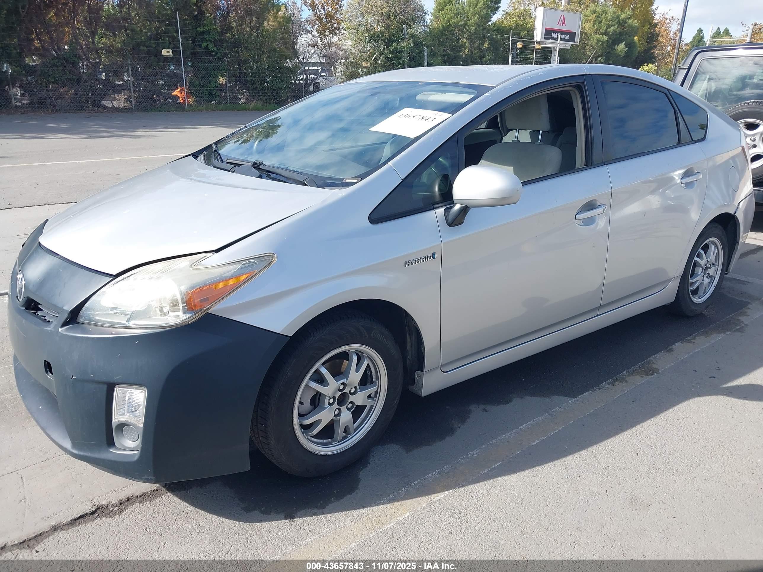 TOYOTA PRIUS image 2