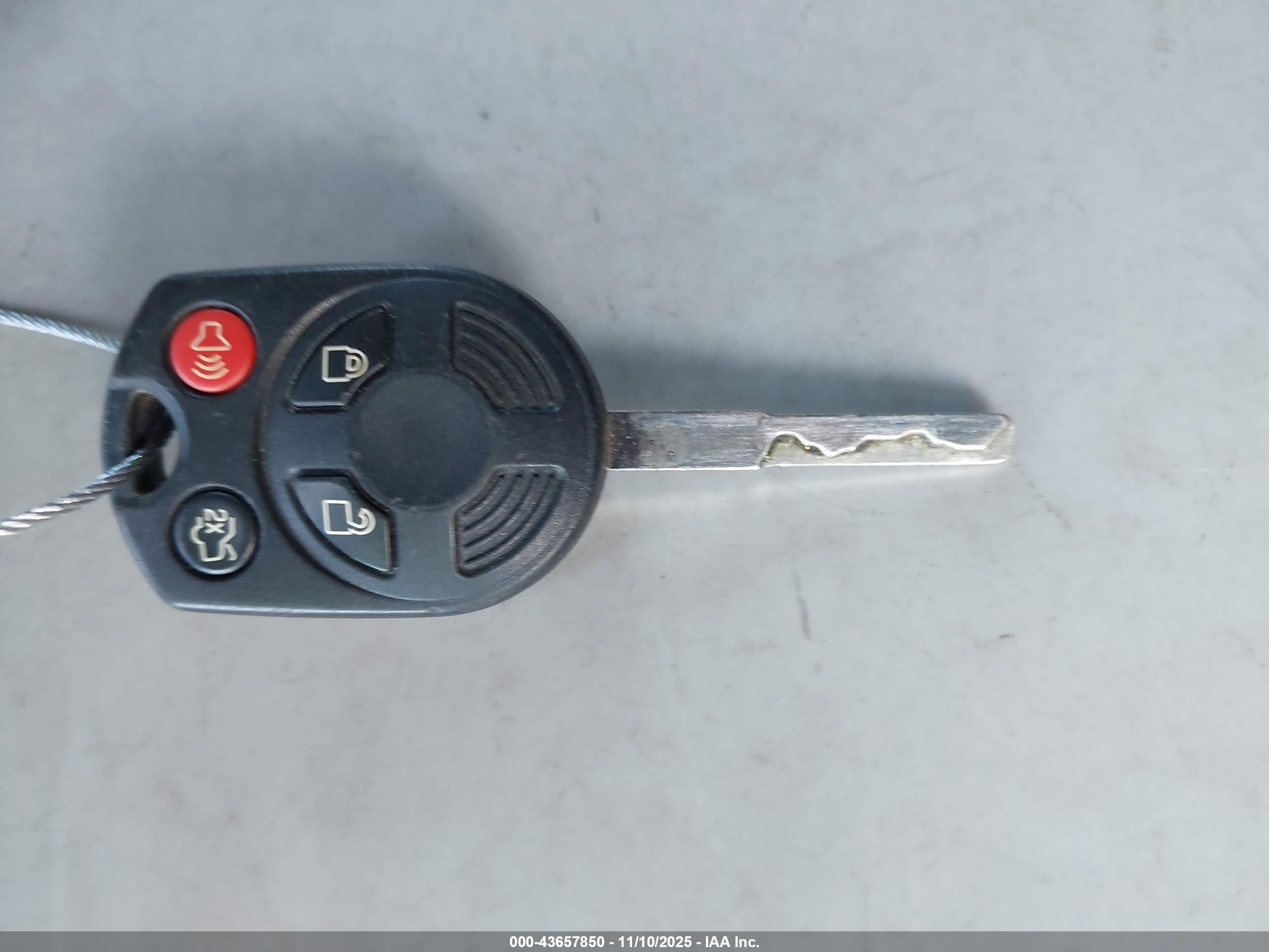 FORD ESCAPE image 11