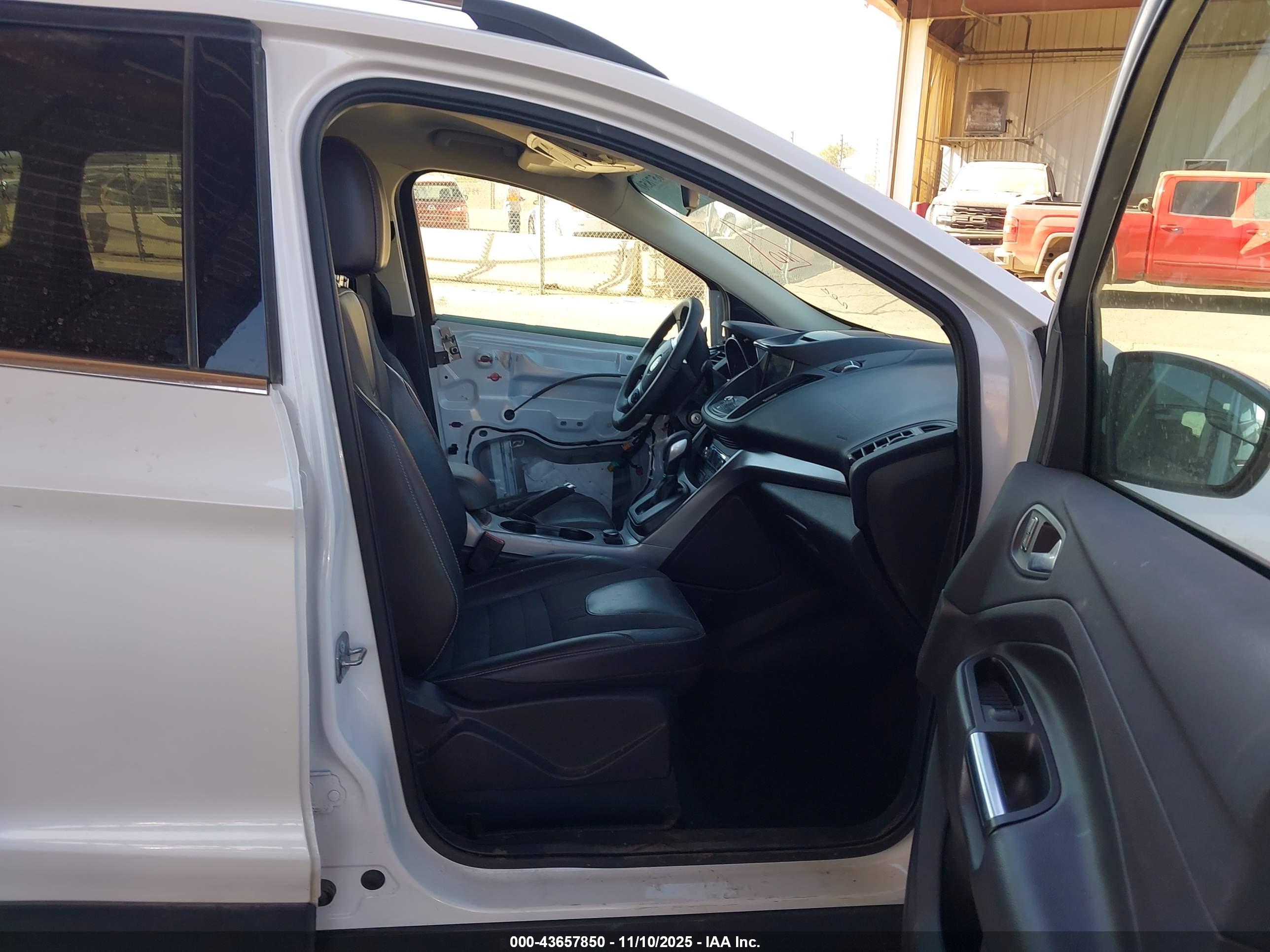 FORD ESCAPE image 5
