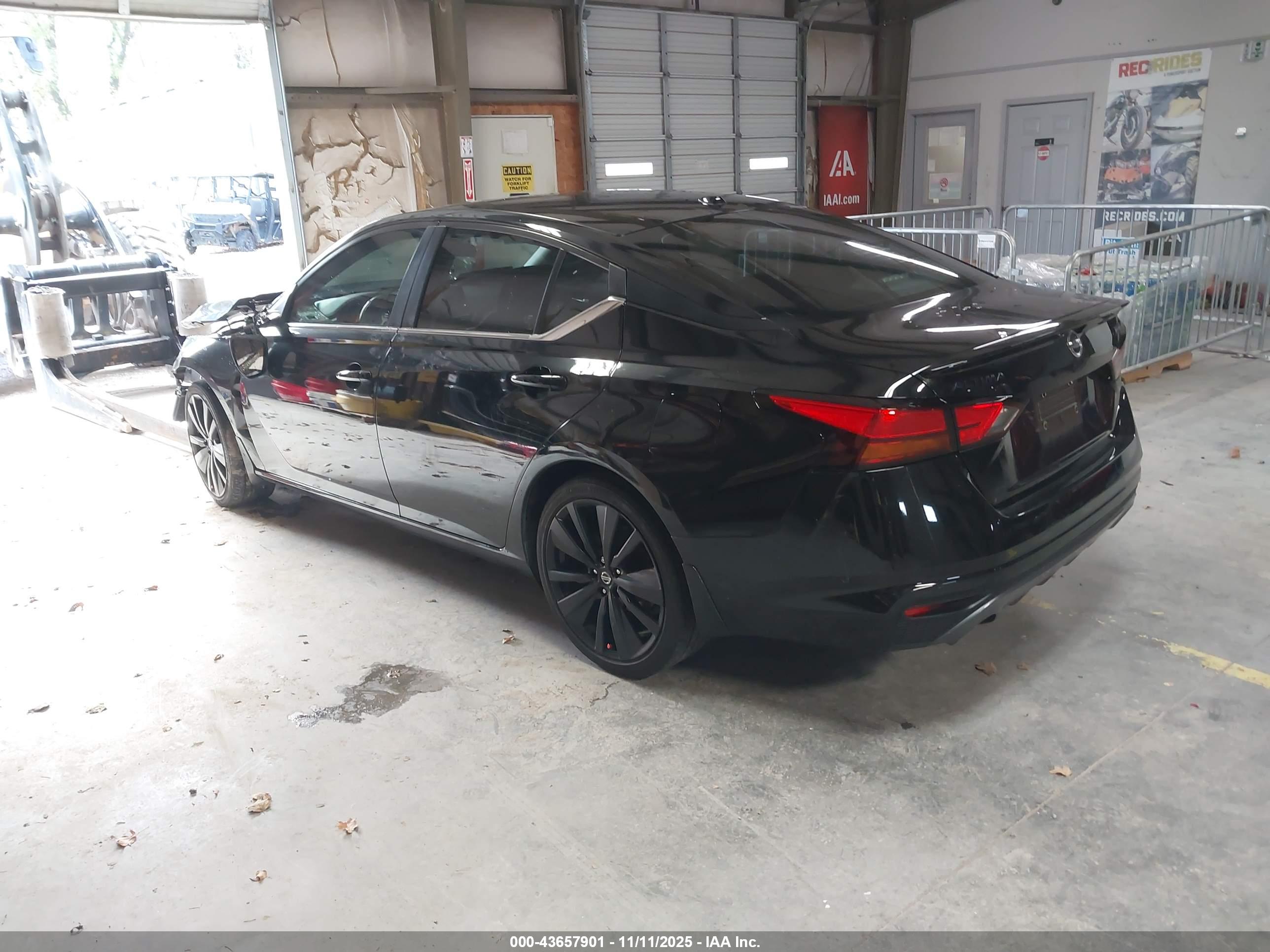NISSAN ALTIMA image 3