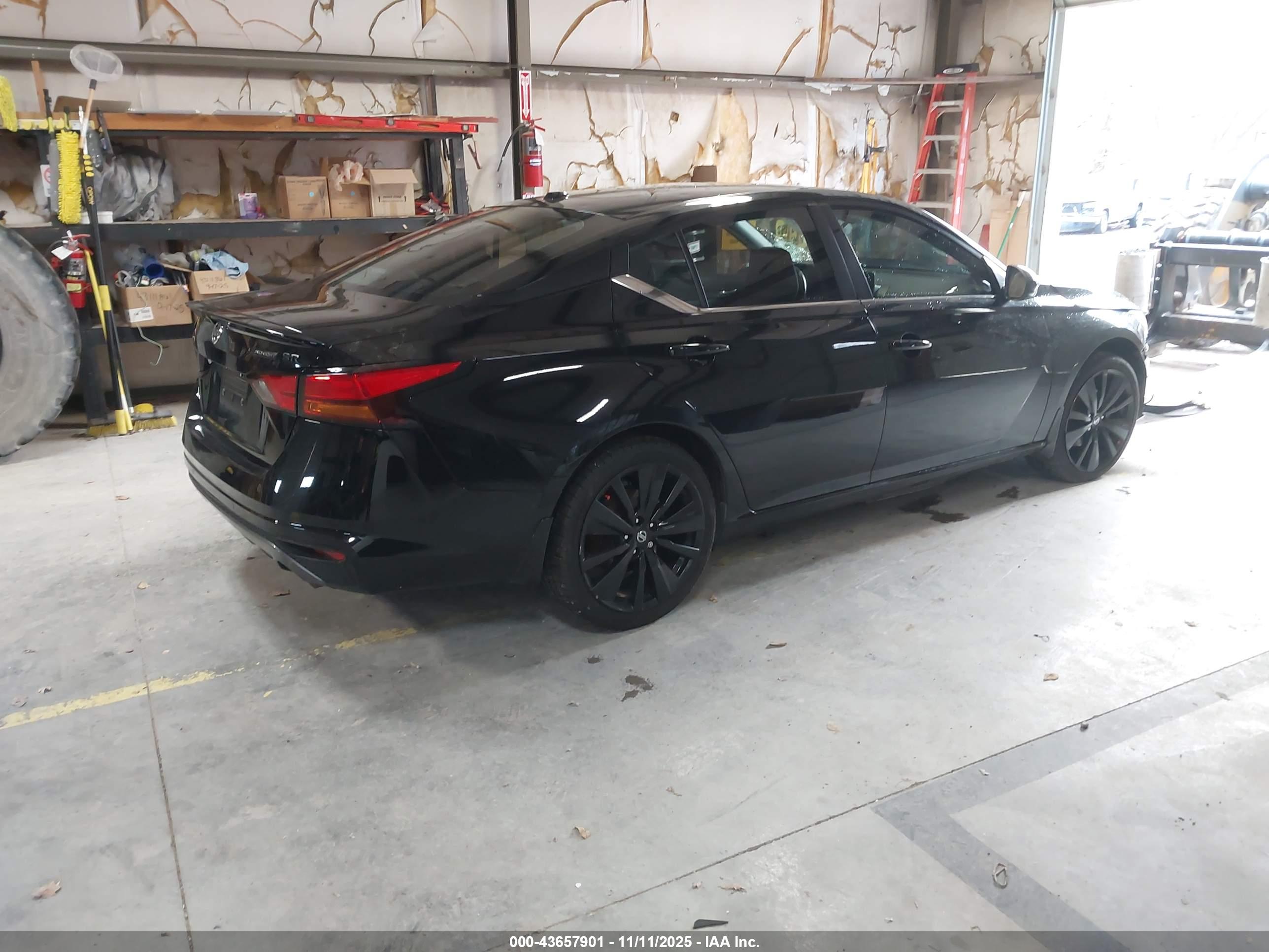 NISSAN ALTIMA image 4