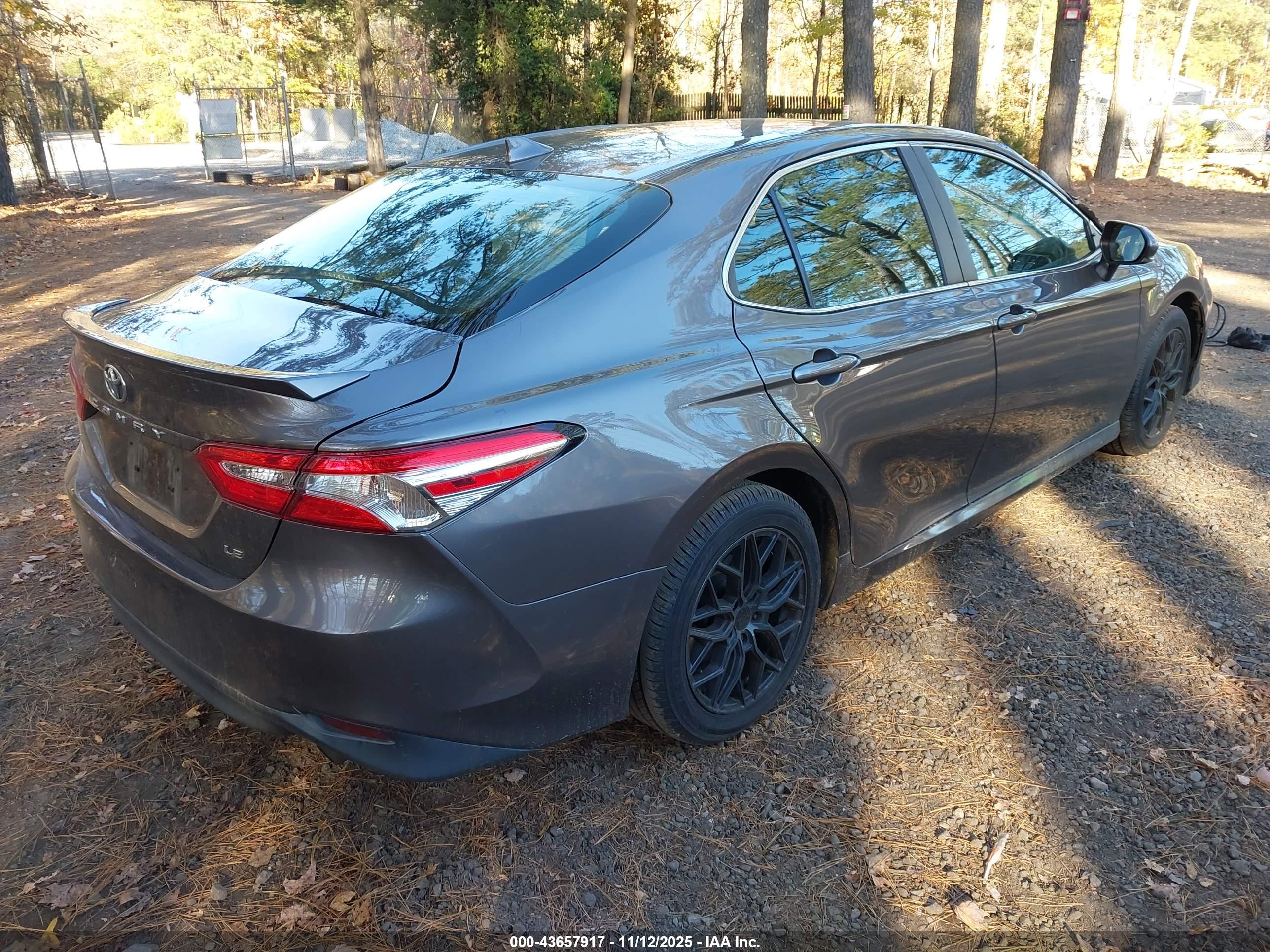 TOYOTA CAMRY image 4