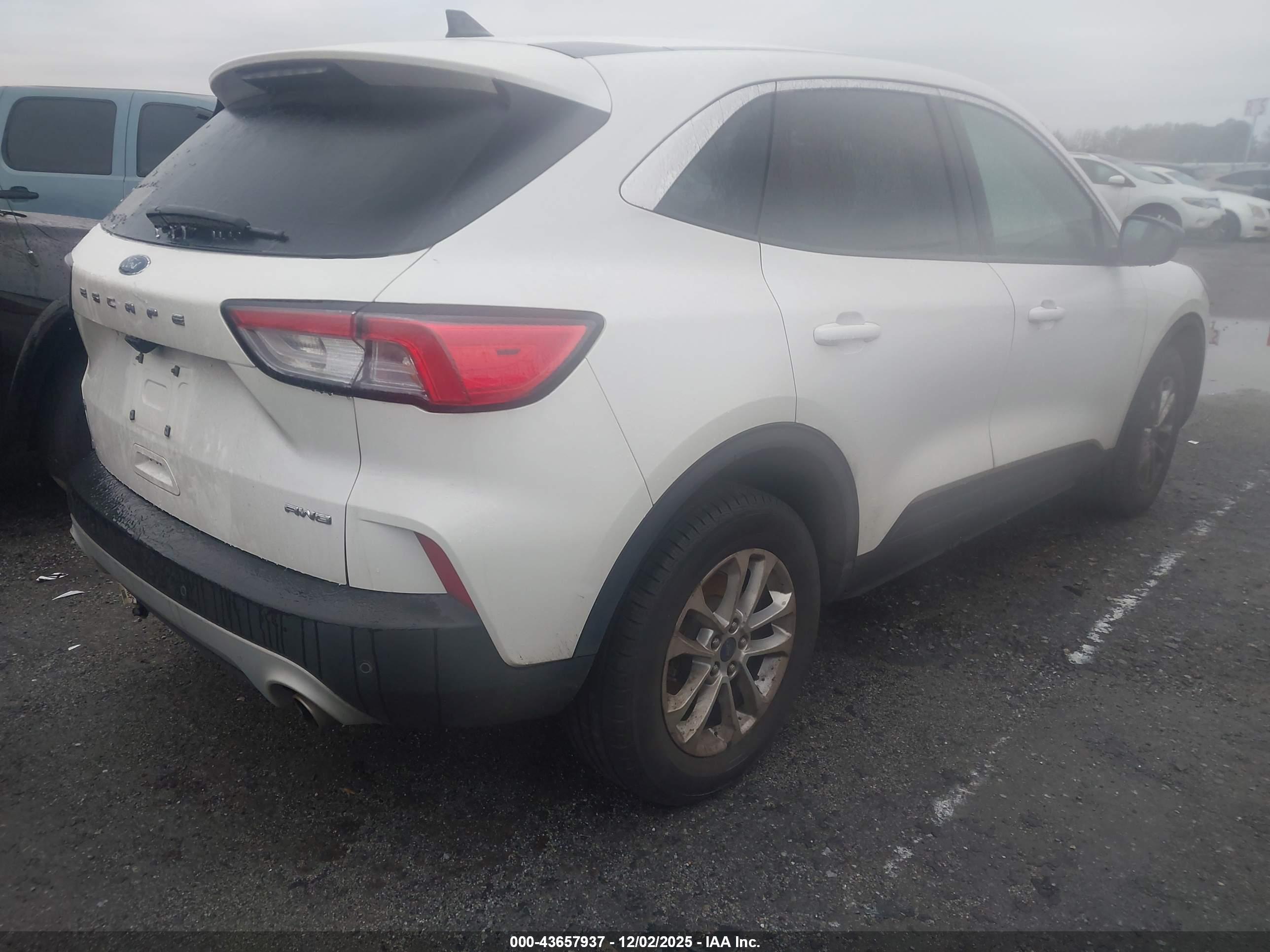 FORD ESCAPE image 4