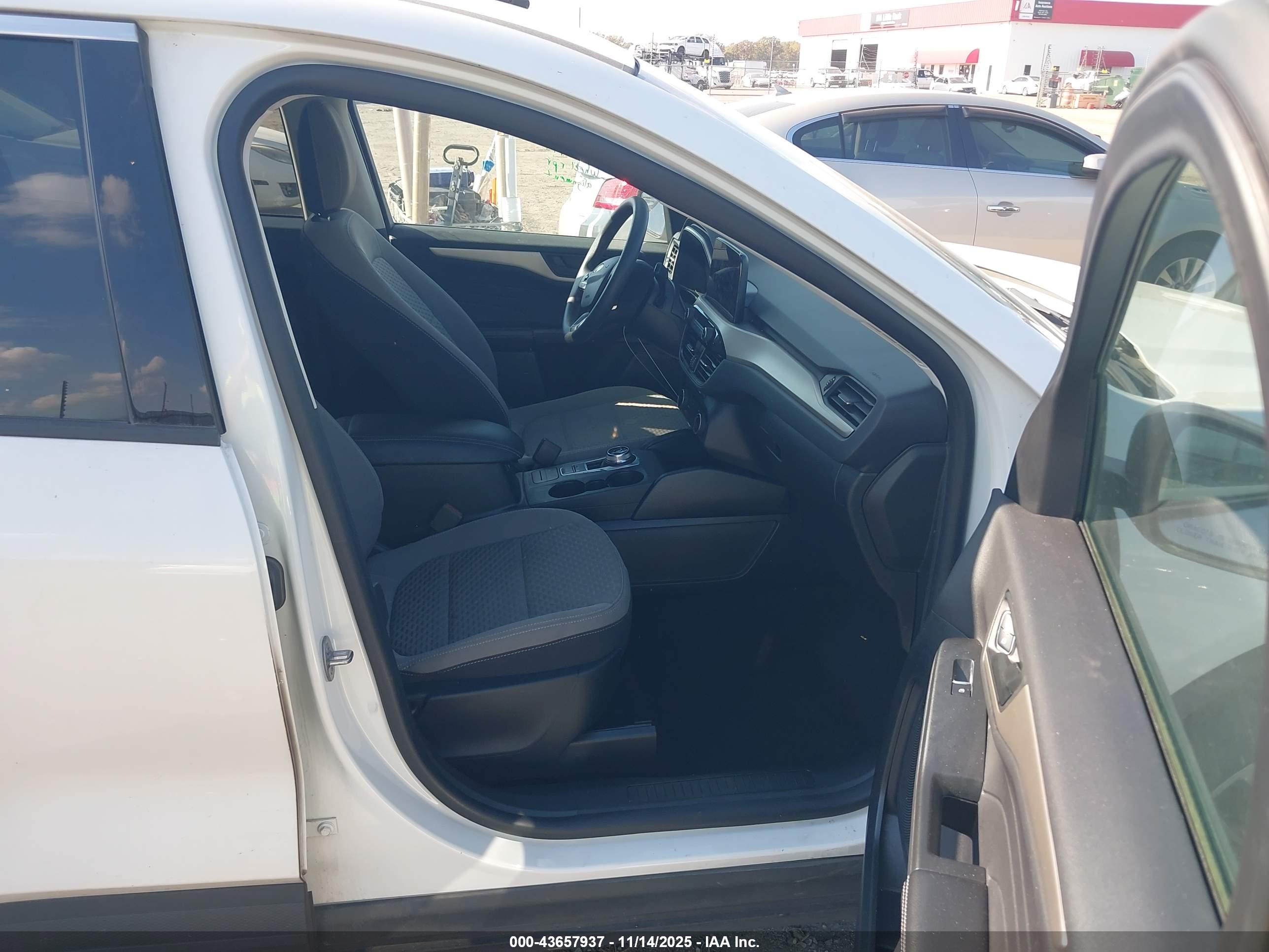 FORD ESCAPE image 5