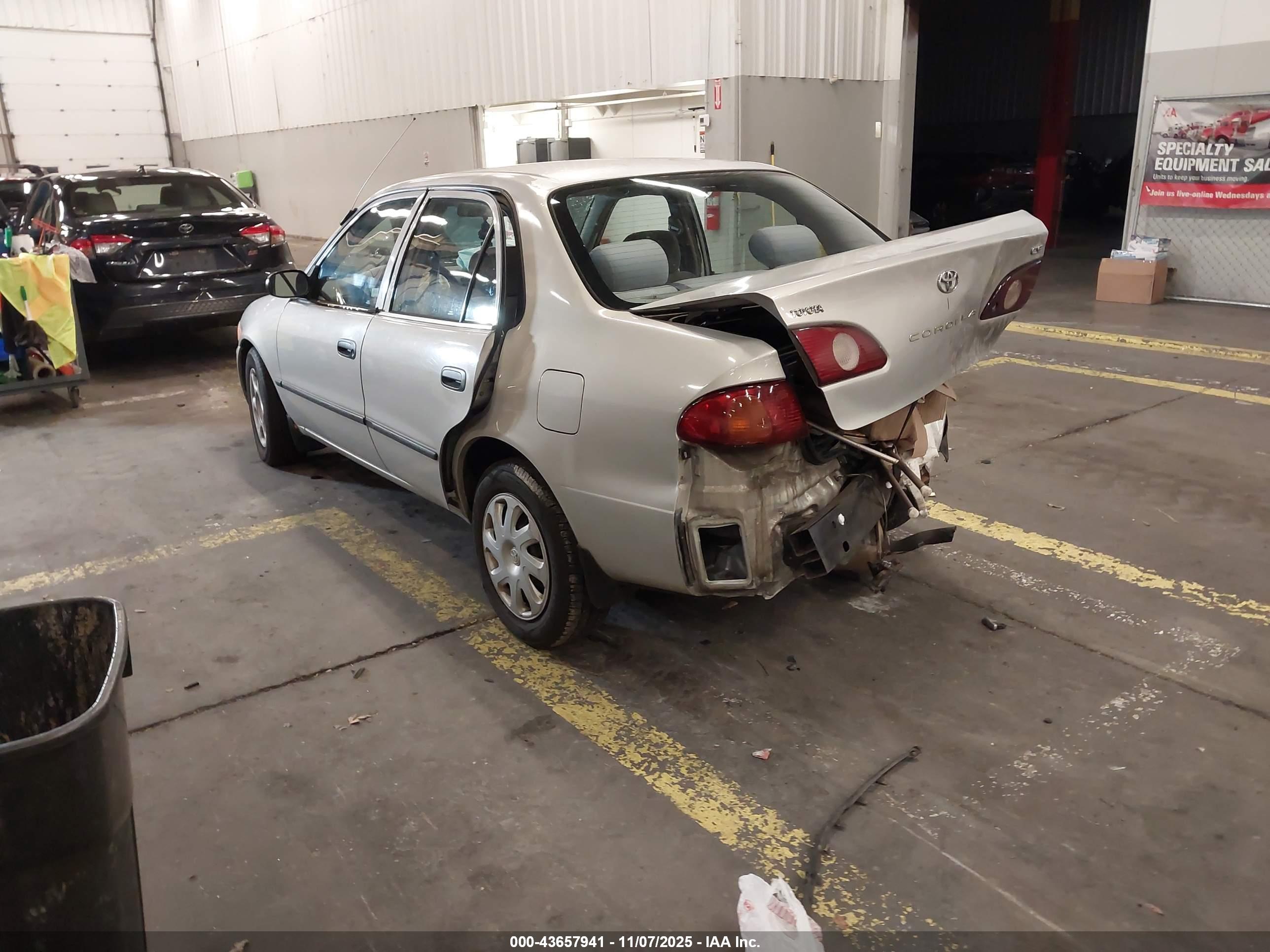 TOYOTA COROLLA image 3