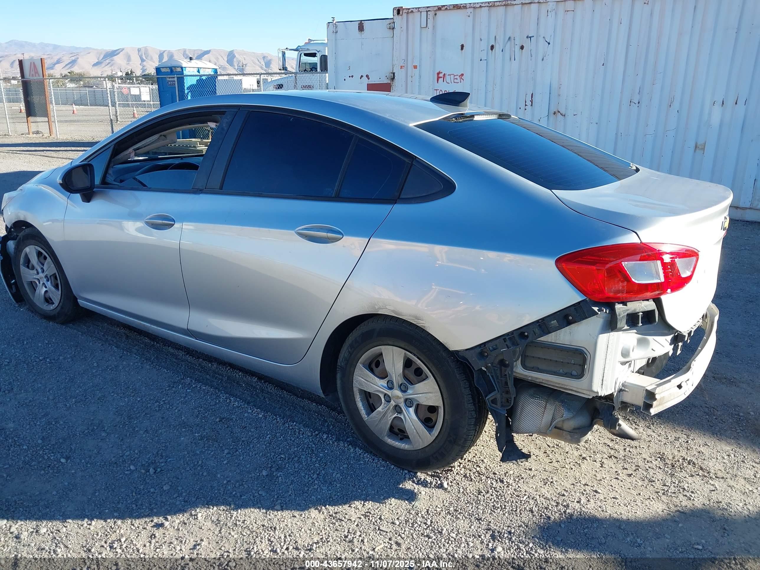 CHEVROLET CRUZE image 3