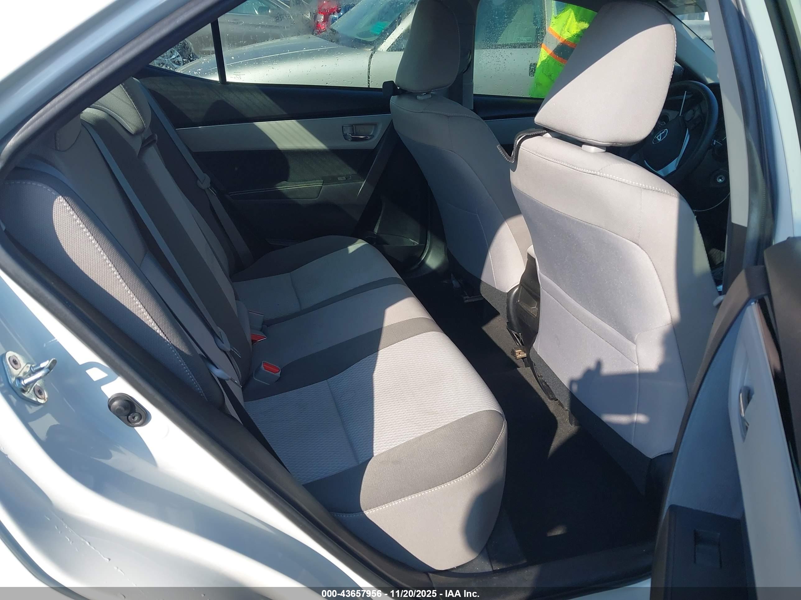 TOYOTA COROLLA image 8