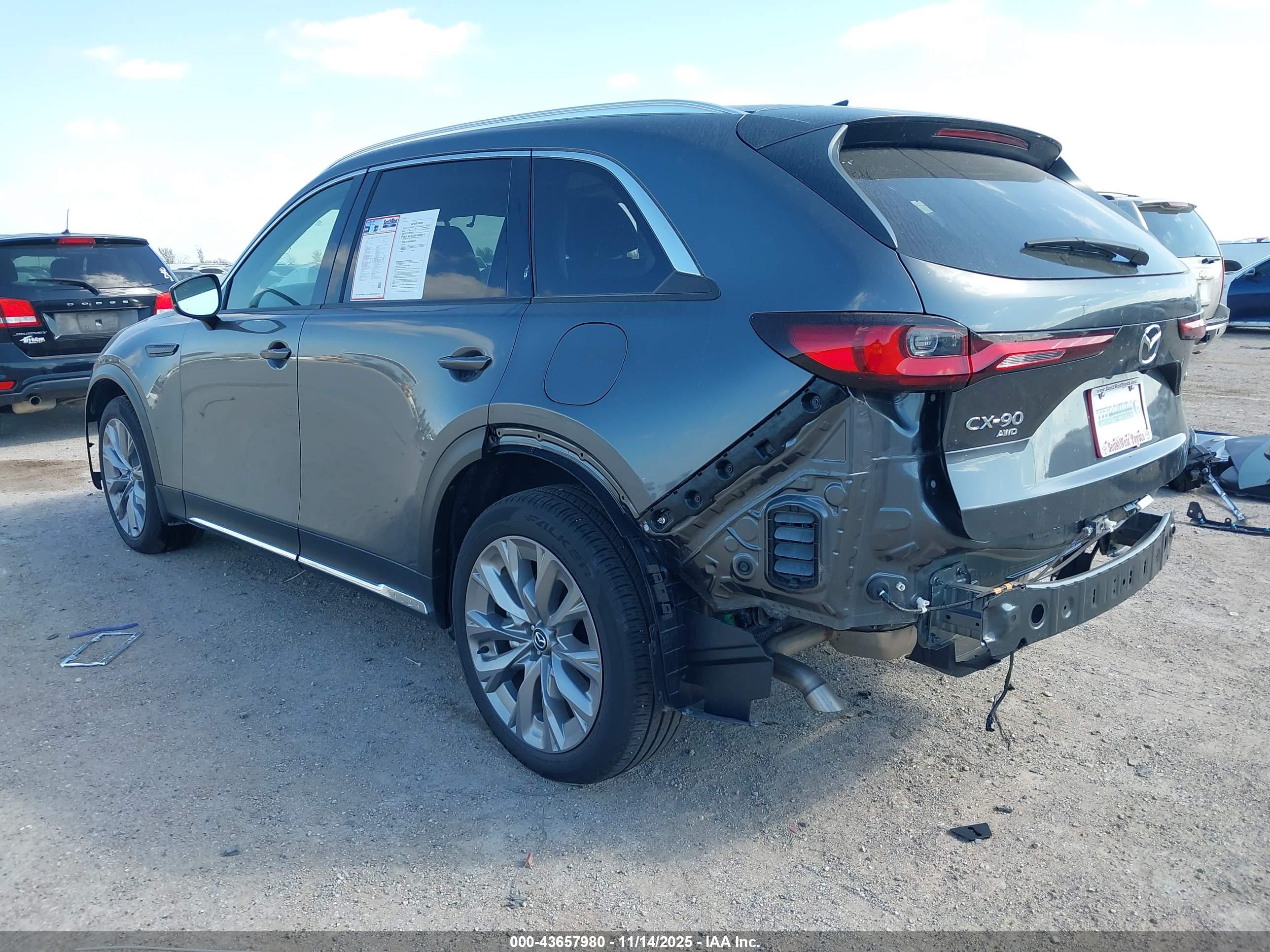 MAZDA CX-90 image 3