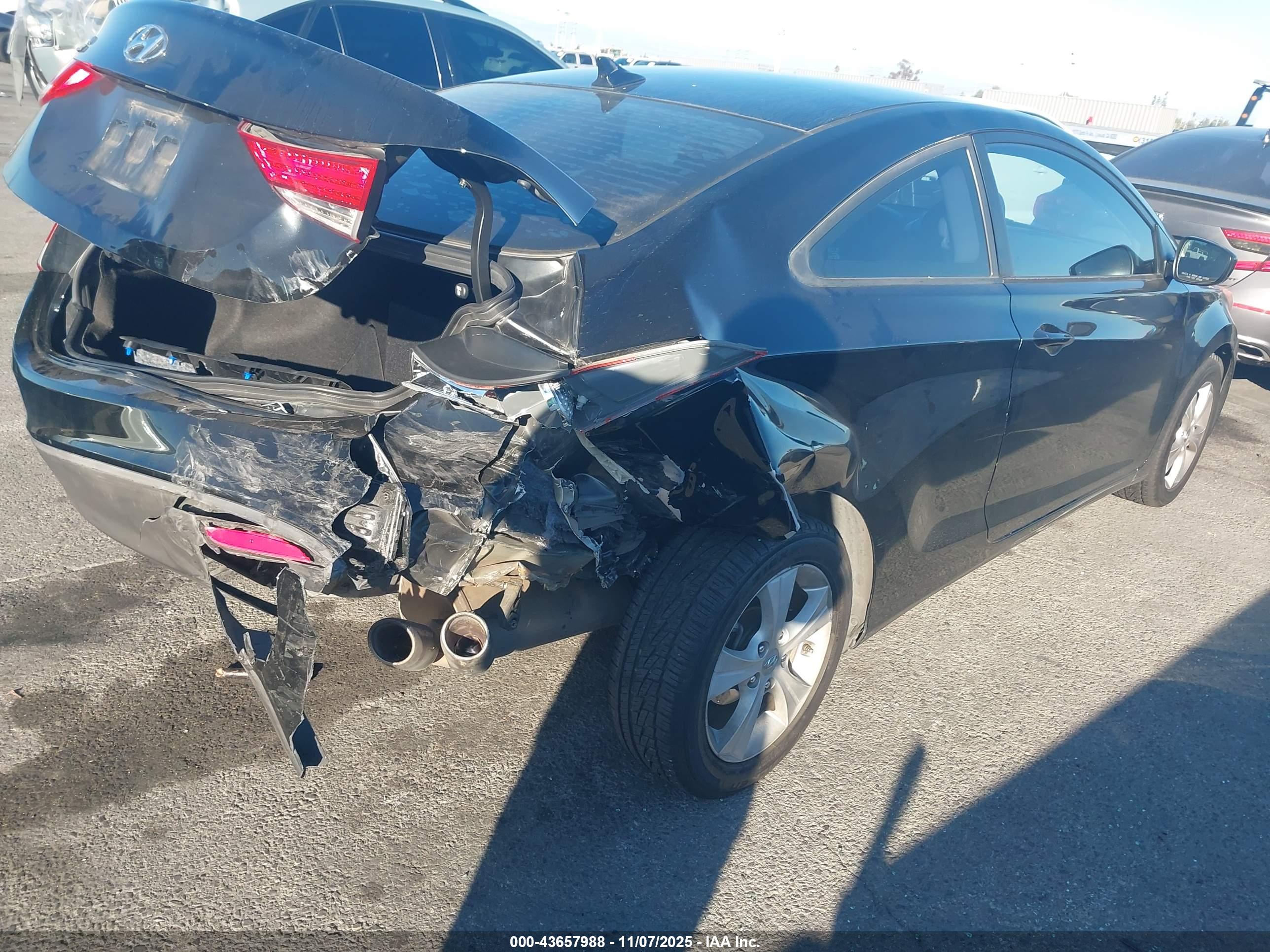 HYUNDAI ELANTRA image 4