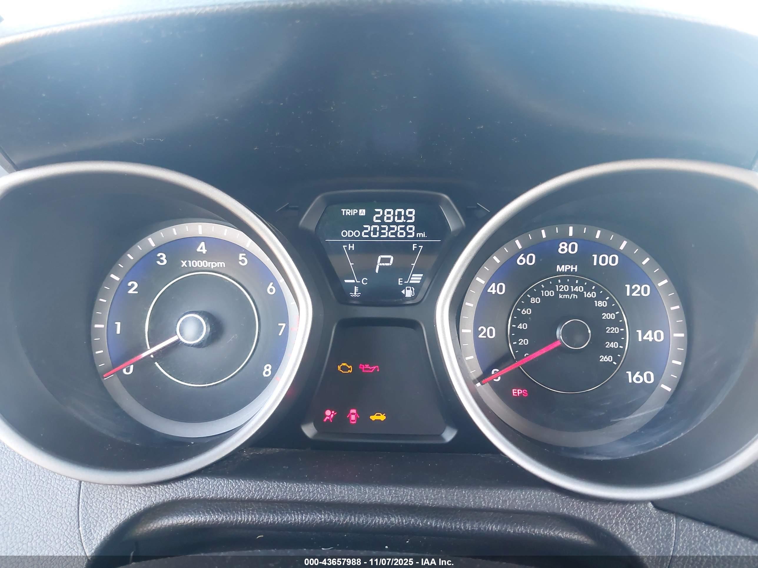 HYUNDAI ELANTRA image 7