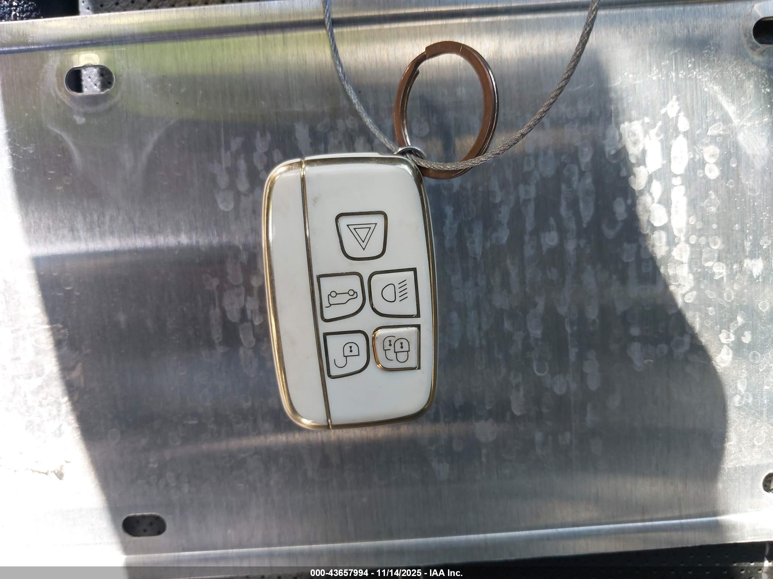 LAND ROVER image 11