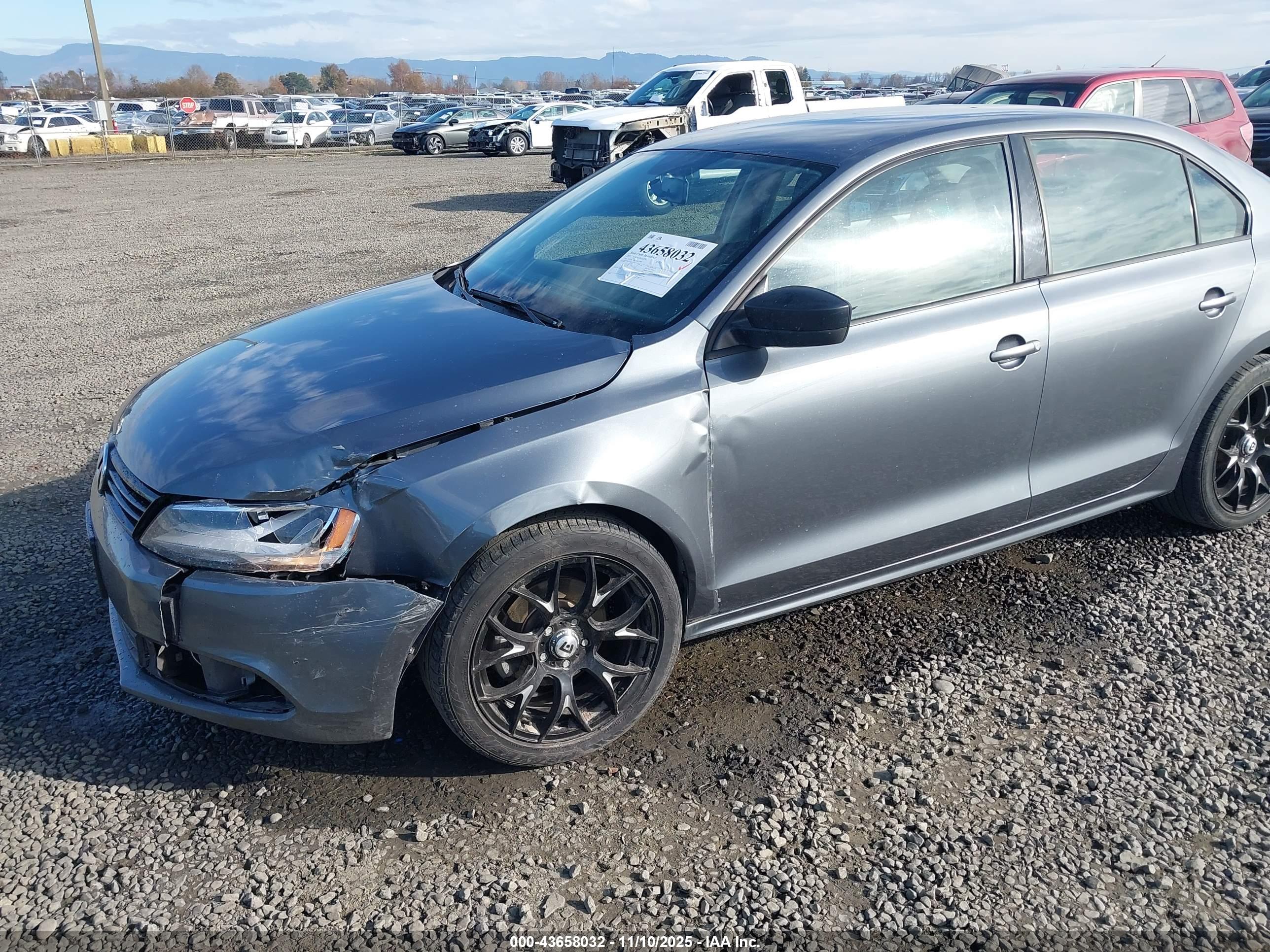 VOLKSWAGEN JETTA image 6