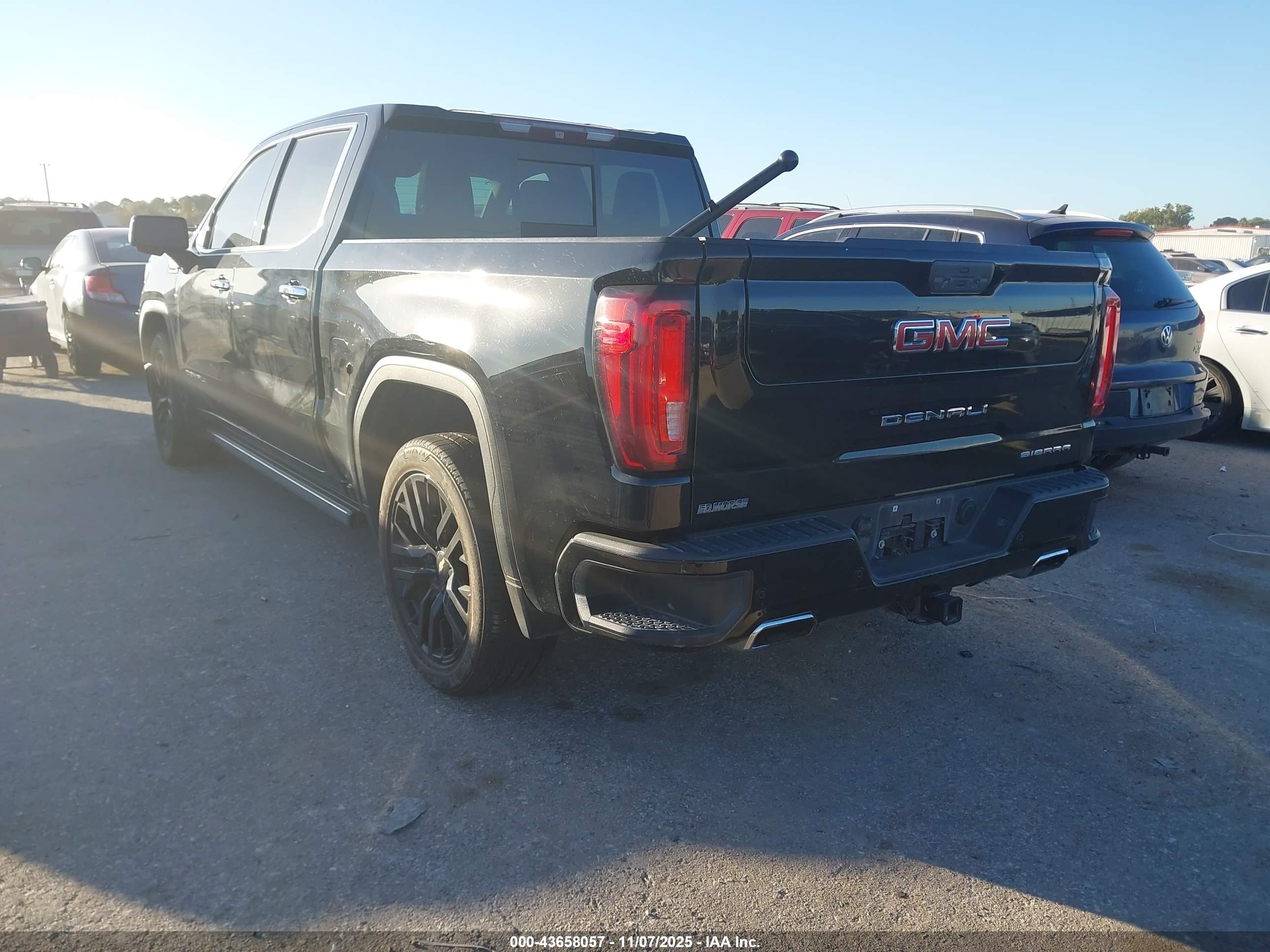 GMC SIERRA image 3