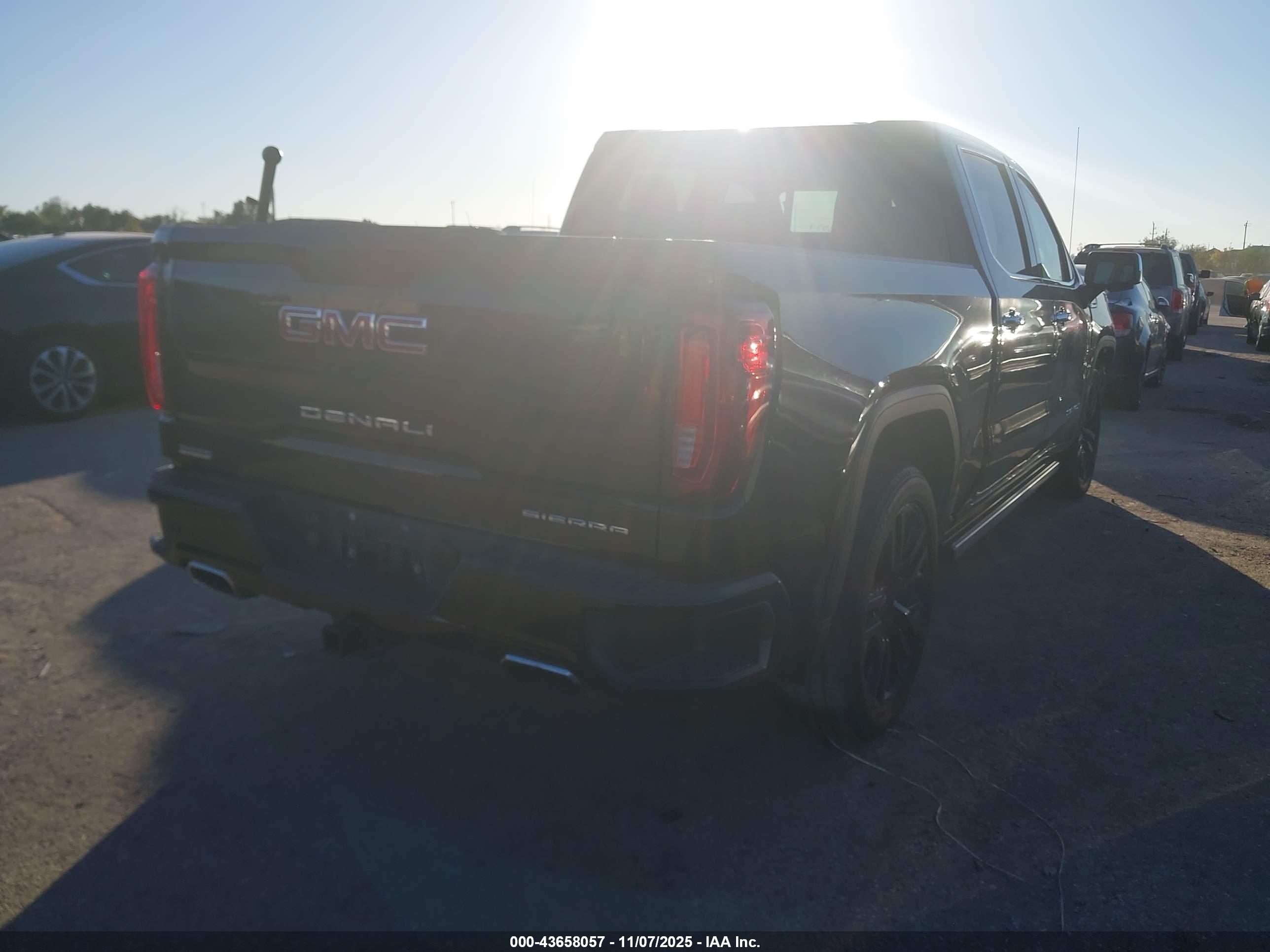 GMC SIERRA image 4