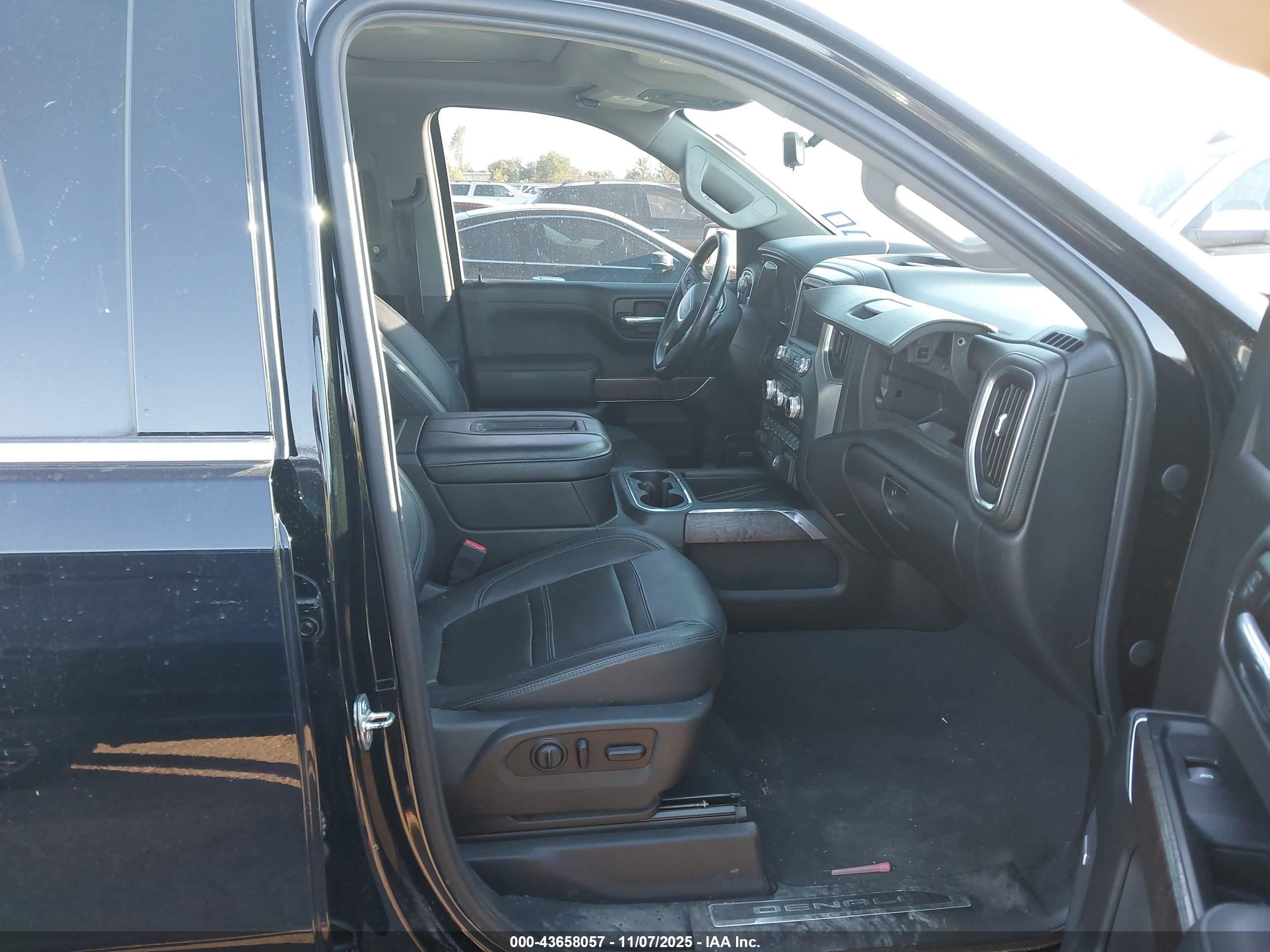 GMC SIERRA image 5