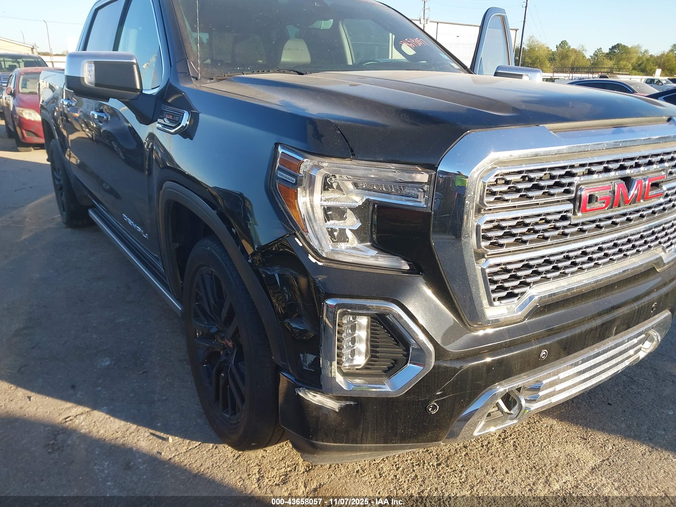 GMC SIERRA image 6