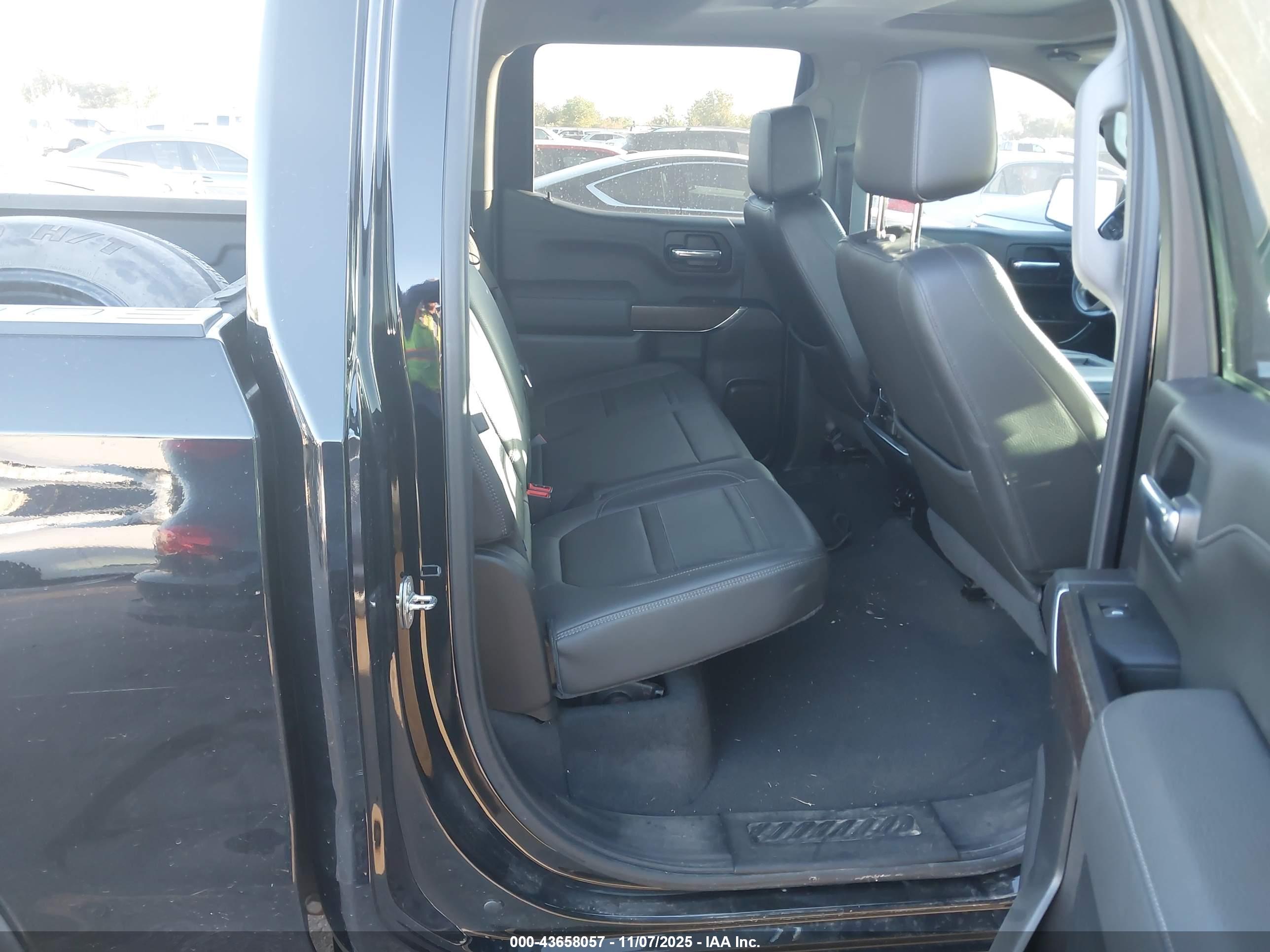 GMC SIERRA image 8