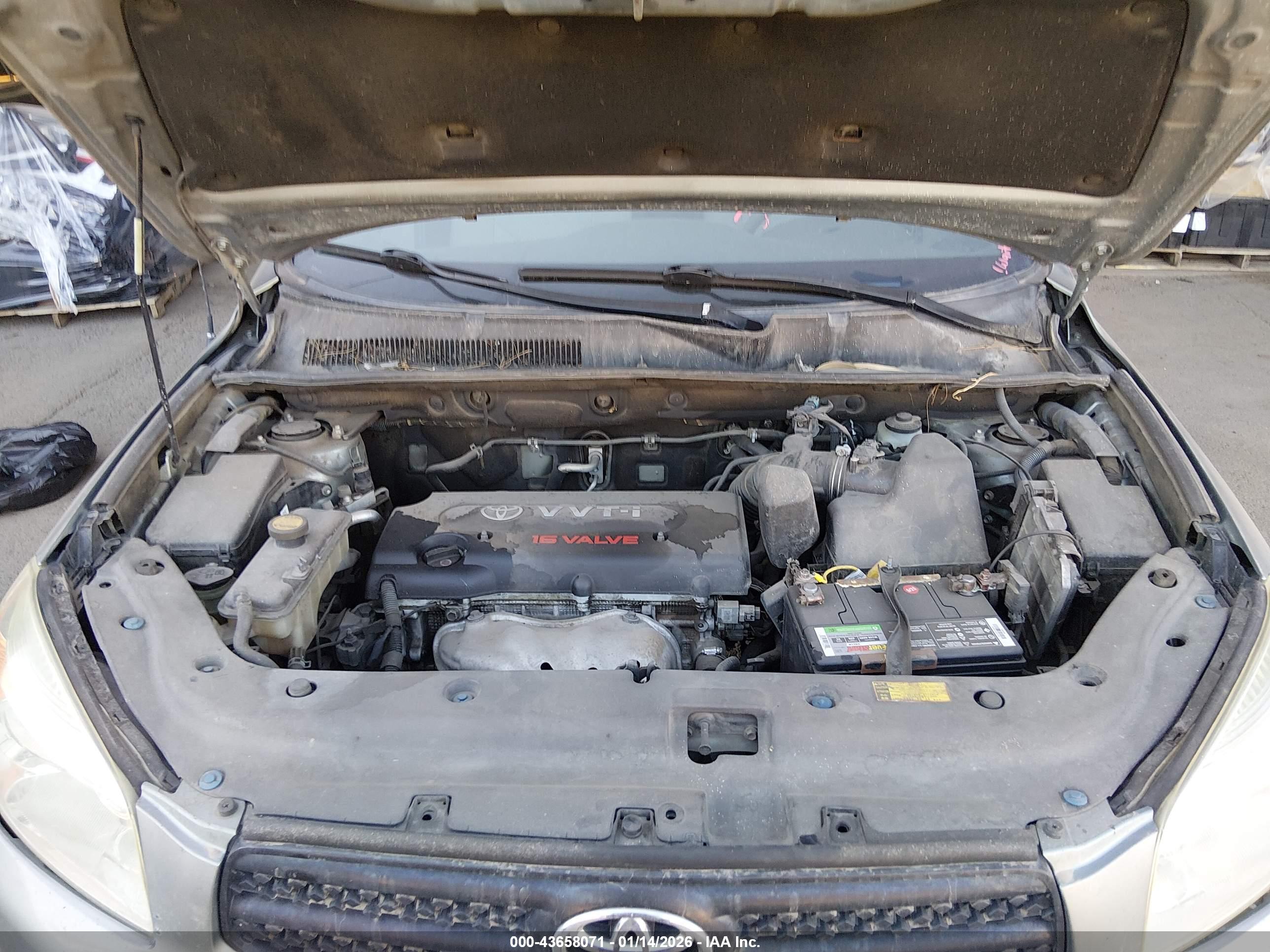 TOYOTA RAV4 image 10